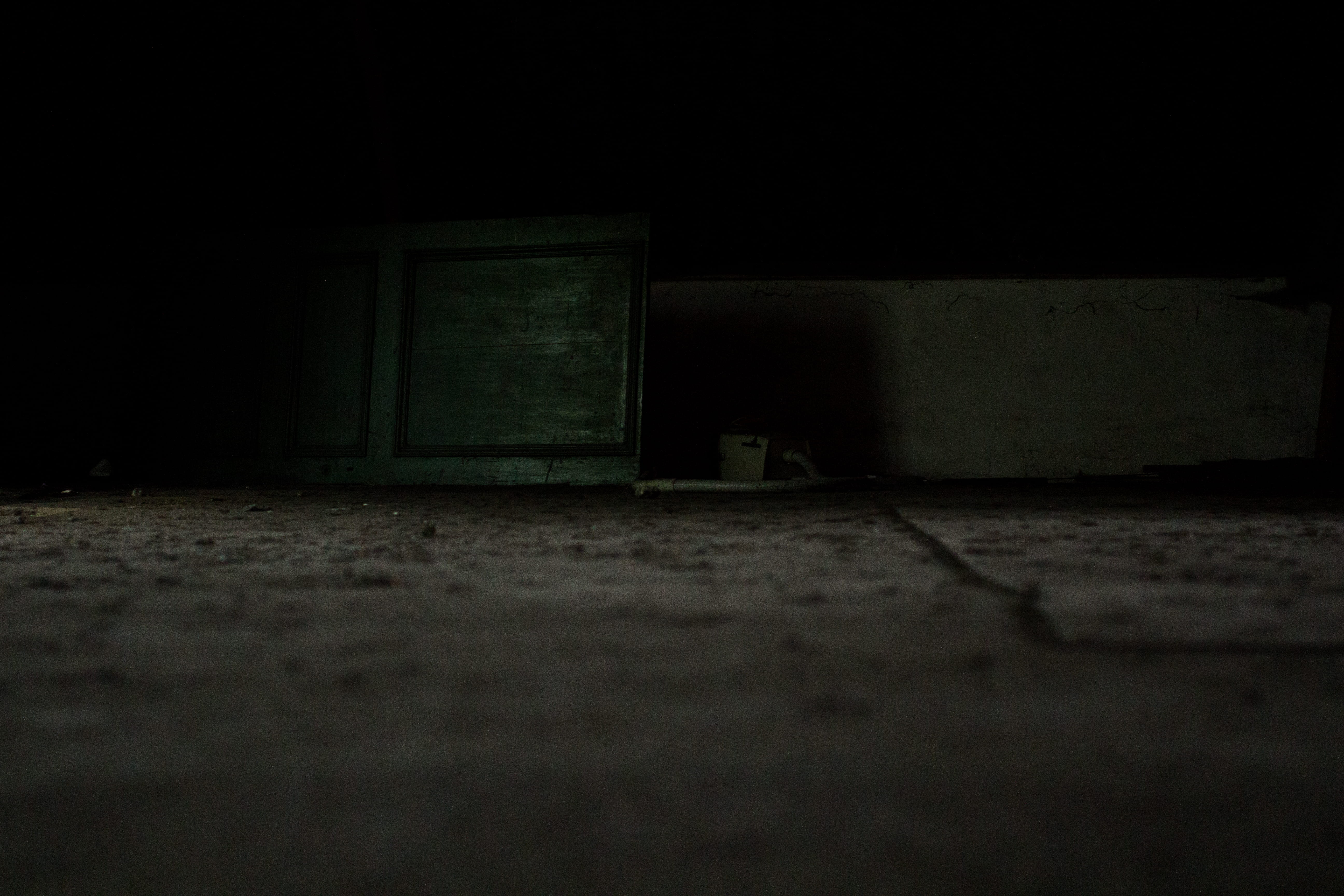 nature, danger, built structure, carpet, attic, entrance, spooky, absence, building, copy space, indoors, dark, old, horror, architecture, vintage, door, HD Wallpaper