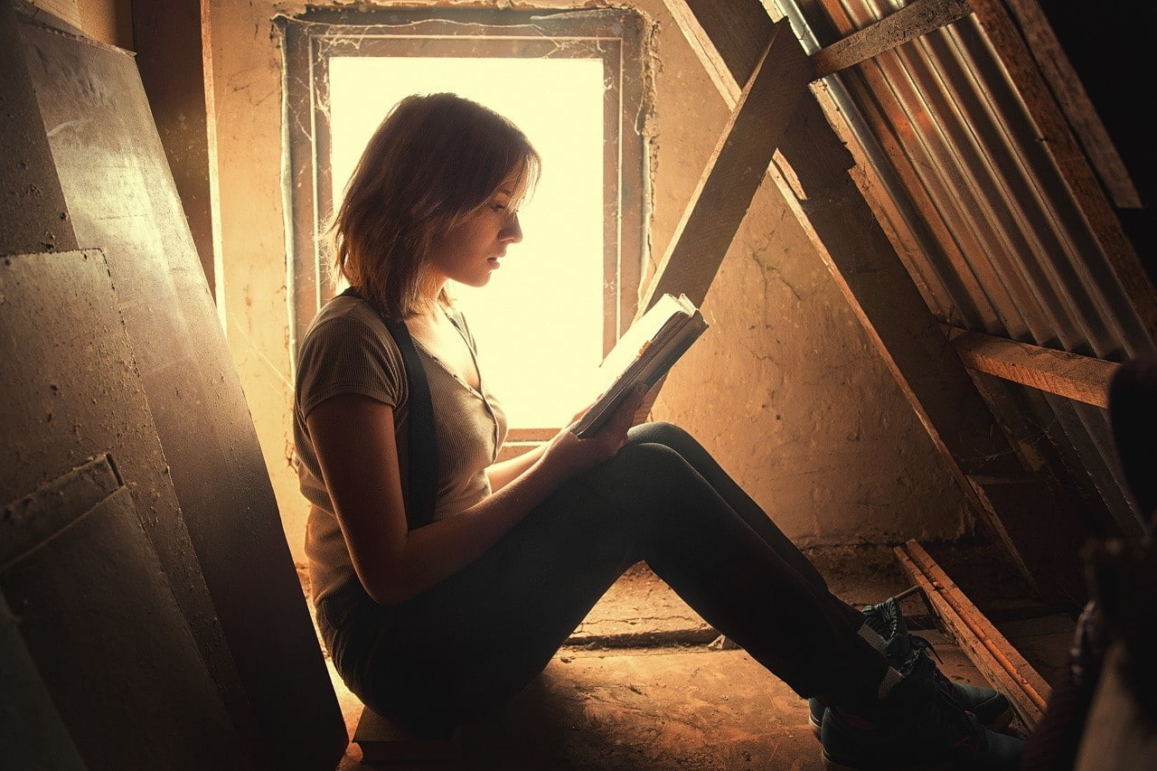 adult, women books attics, casual clothing, sunlight, leisure activity, wood - material, women, lifestyles, one person, 720P, beautiful woman, holding, HD Wallpaper