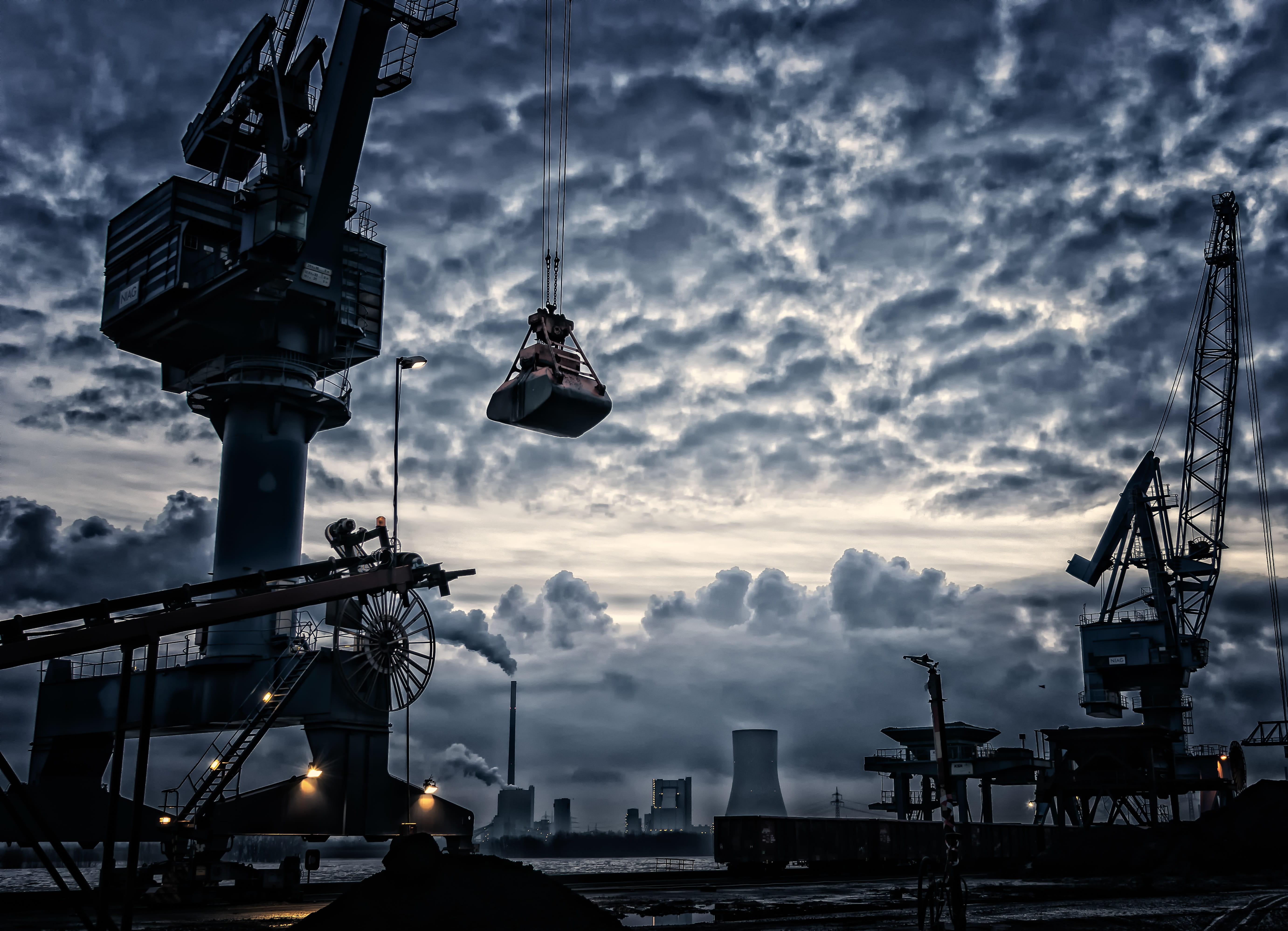industry, construction industry, on the rhine, pier, nature, crane, gripper, sky, clouds, work, harbour crane, harbor, technology, architecture, building exterior, HD Wallpaper