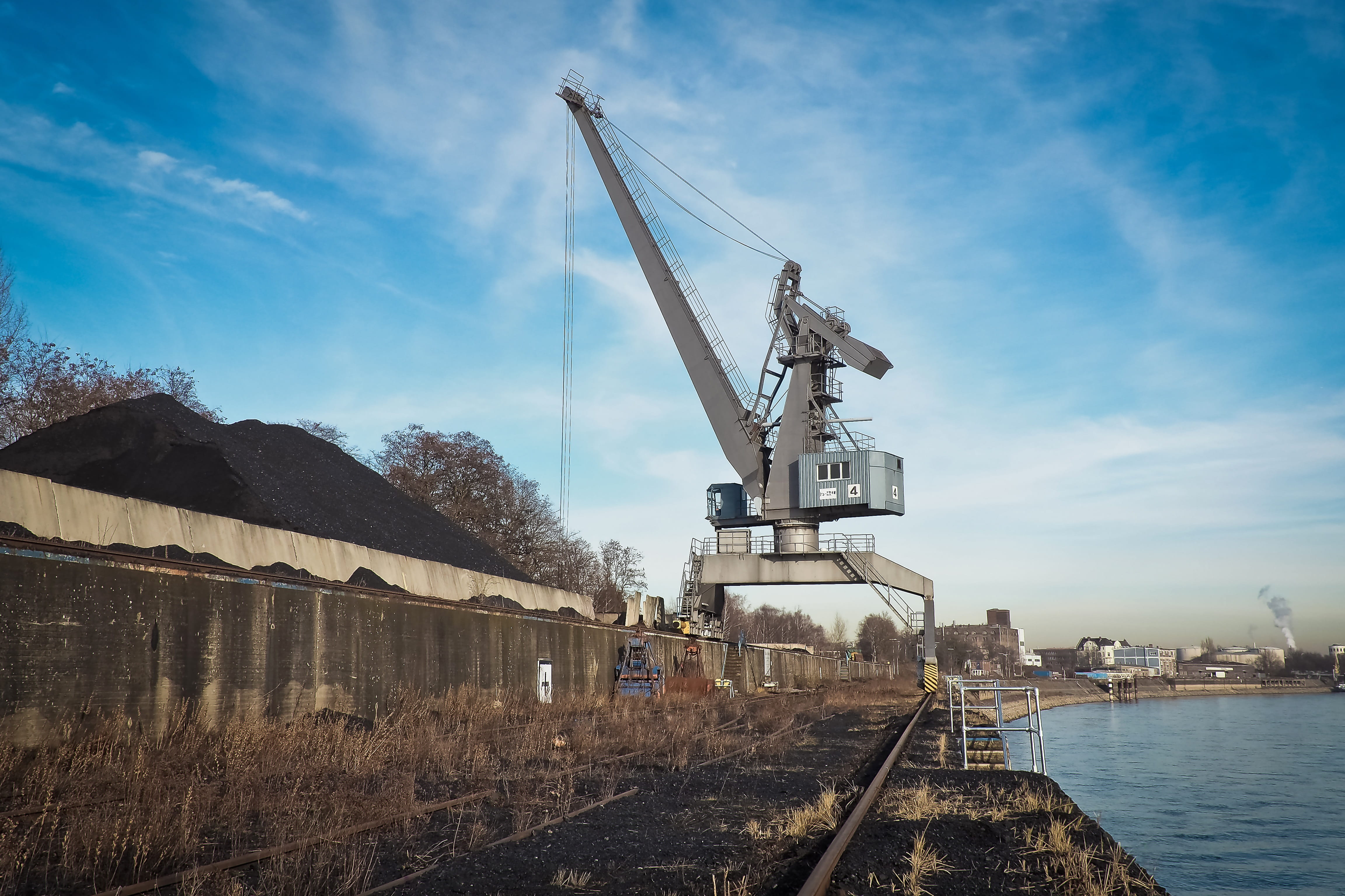 construction industry, shipping, land, no people, water, loading crane, architecture, outdoors, port, day, transport of goods, atmosphere, rhine, sky, cloud - sky, HD Wallpaper