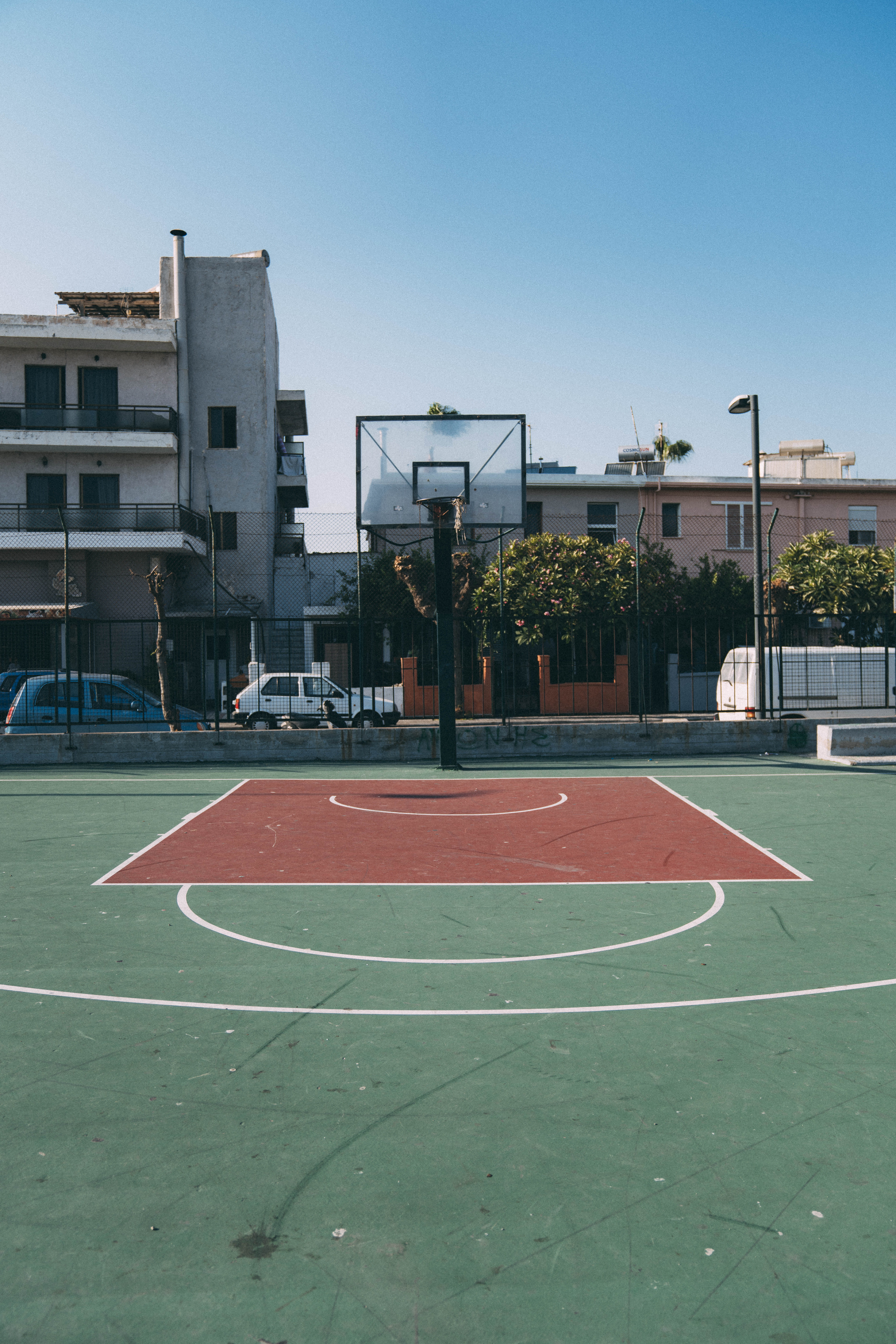 day, basketball hoop, nature, sky, tennis, building, playing field, sport, basketball - sport, outdoor, no people, sunlight, court, basketball, copy space, Phone HD Wallpaper