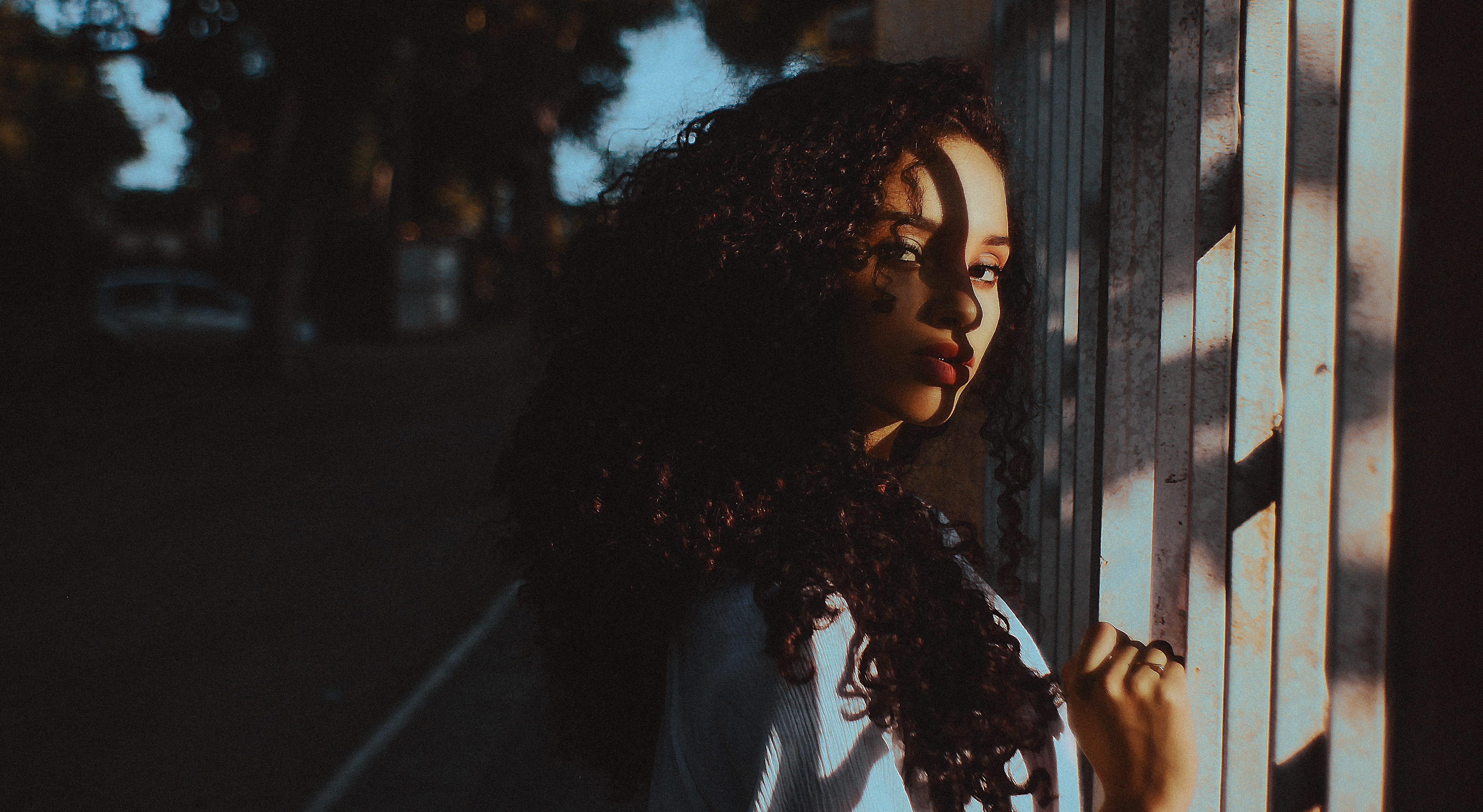 beam, lights, leisure activity, wall, girl, looking, looking away, outdoors, female, holding, hairstyle, contemplation, fence, beauty, young adult, headshot, HD Wallpaper