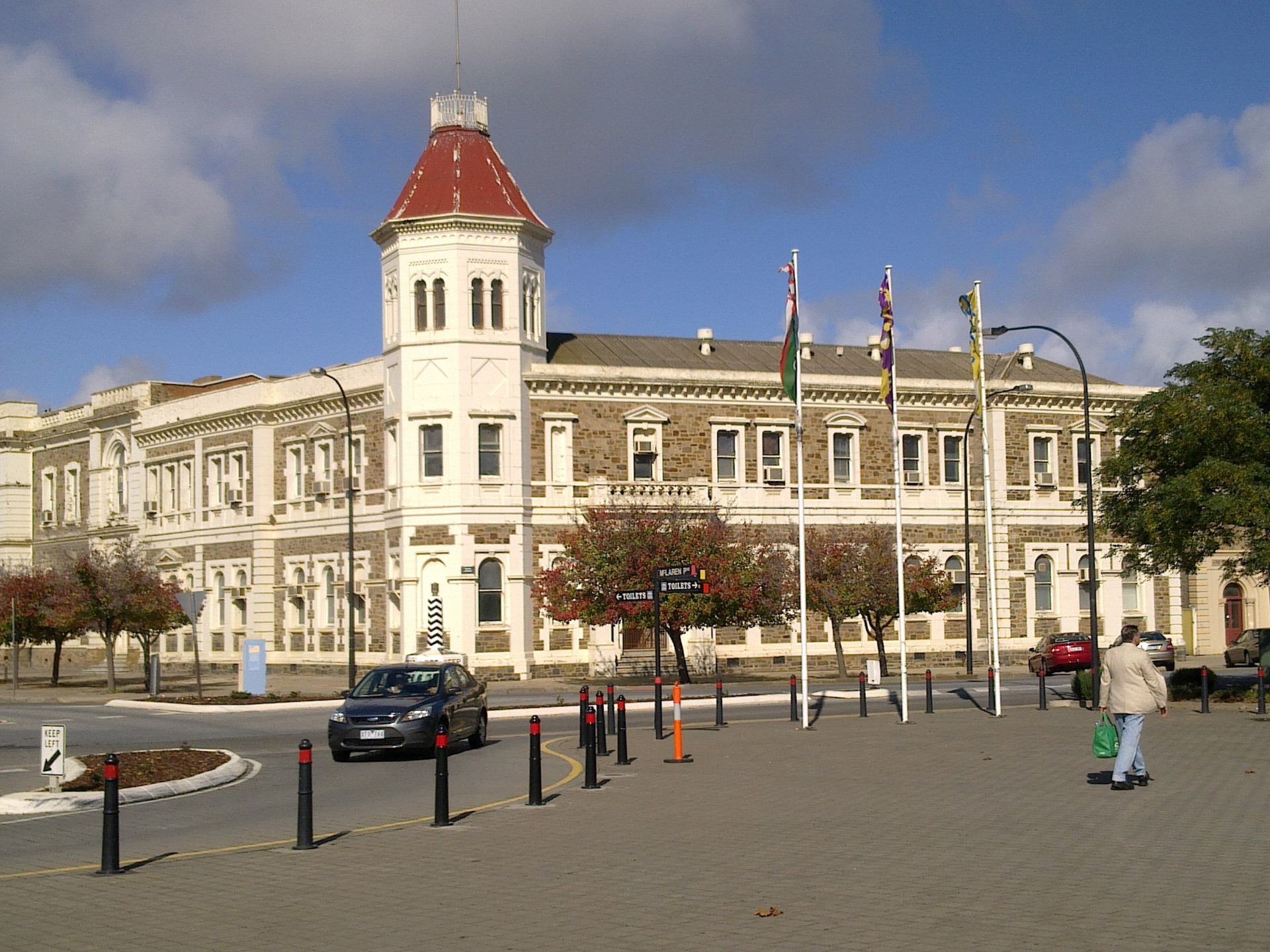 transportation, town, outdoors, white, built structure, port adelaide, people, tourism, city, brown, 1080P, street, tourist, architecture, cloud - sky, HD Wallpaper