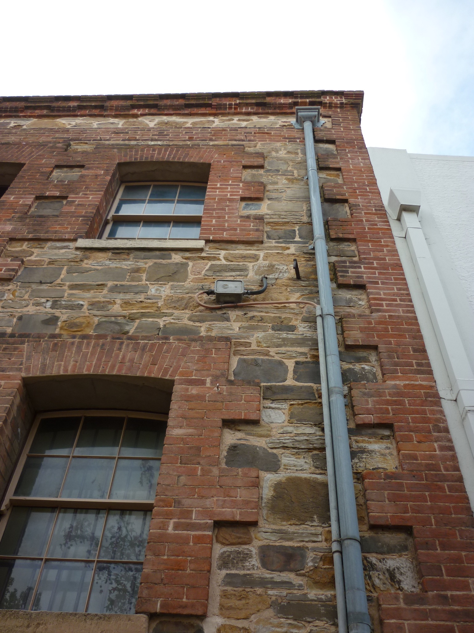 low angle view, cities, brick wall, wall - building feature, street, beautiful, brick, architecture, 1080P, city, facade, outdoors, building, old, australia, Phone HD Wallpaper