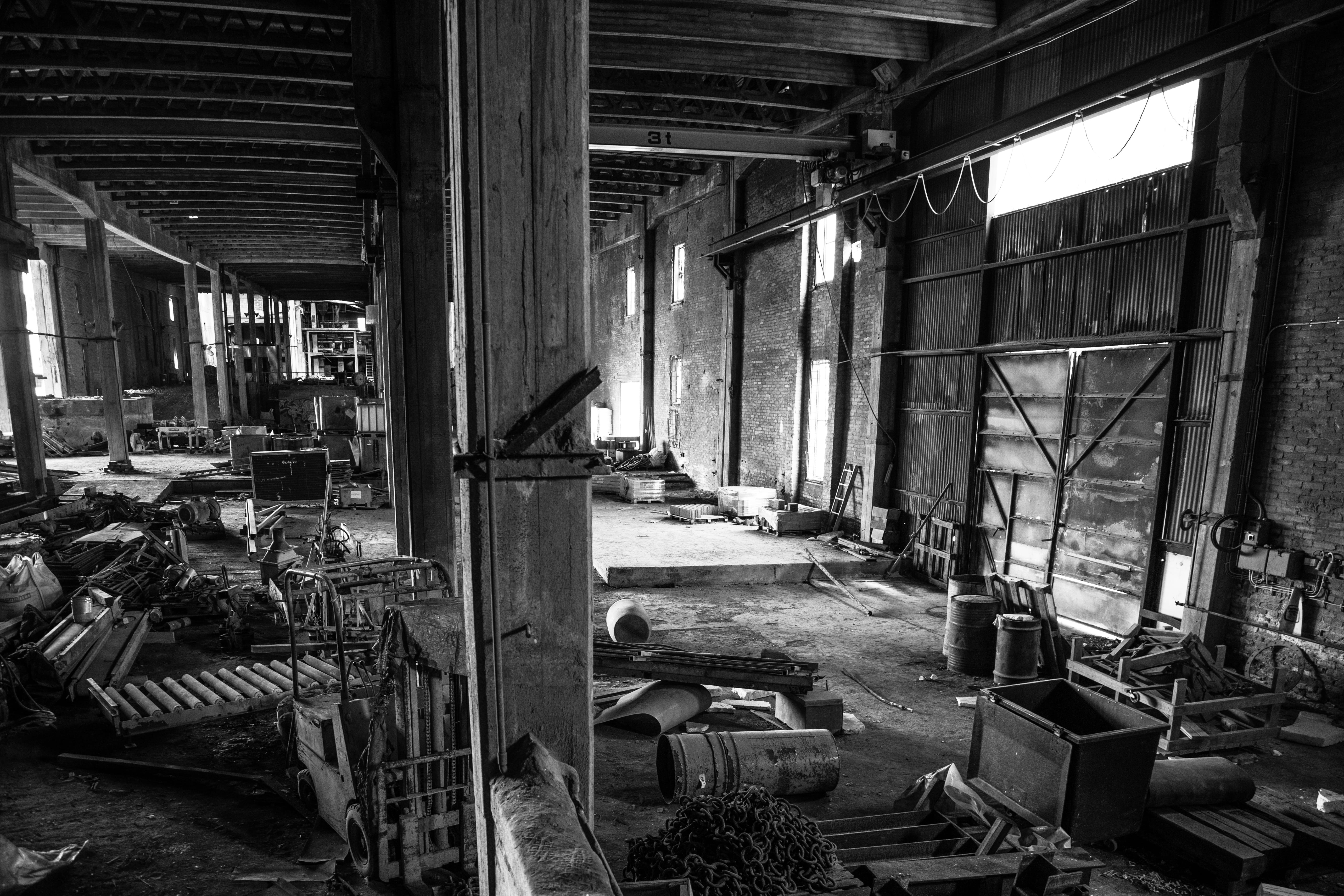 no people, ruin, Empty, black and white, urban, material, broken, workplace, deterioration, neglected, metallic, indoors, metal, ceiling, Industrial, ruined, HD Wallpaper