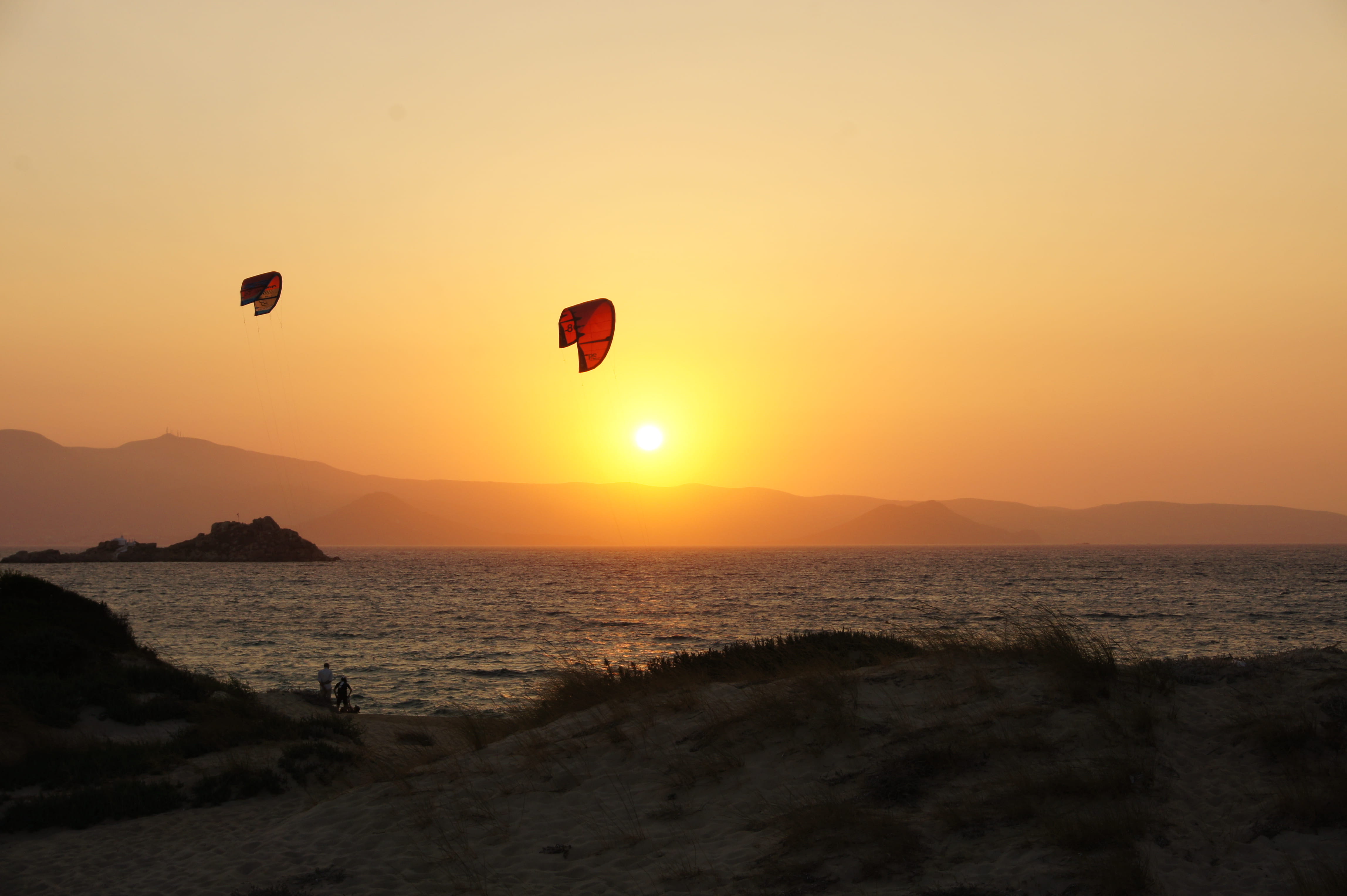 adventure, air vehicle, scenics - nature, no people, sport, mid-air, non-urban scene, sky, parachute, sunset, outdoors, promontory, beach, leisure activities, HD Wallpaper