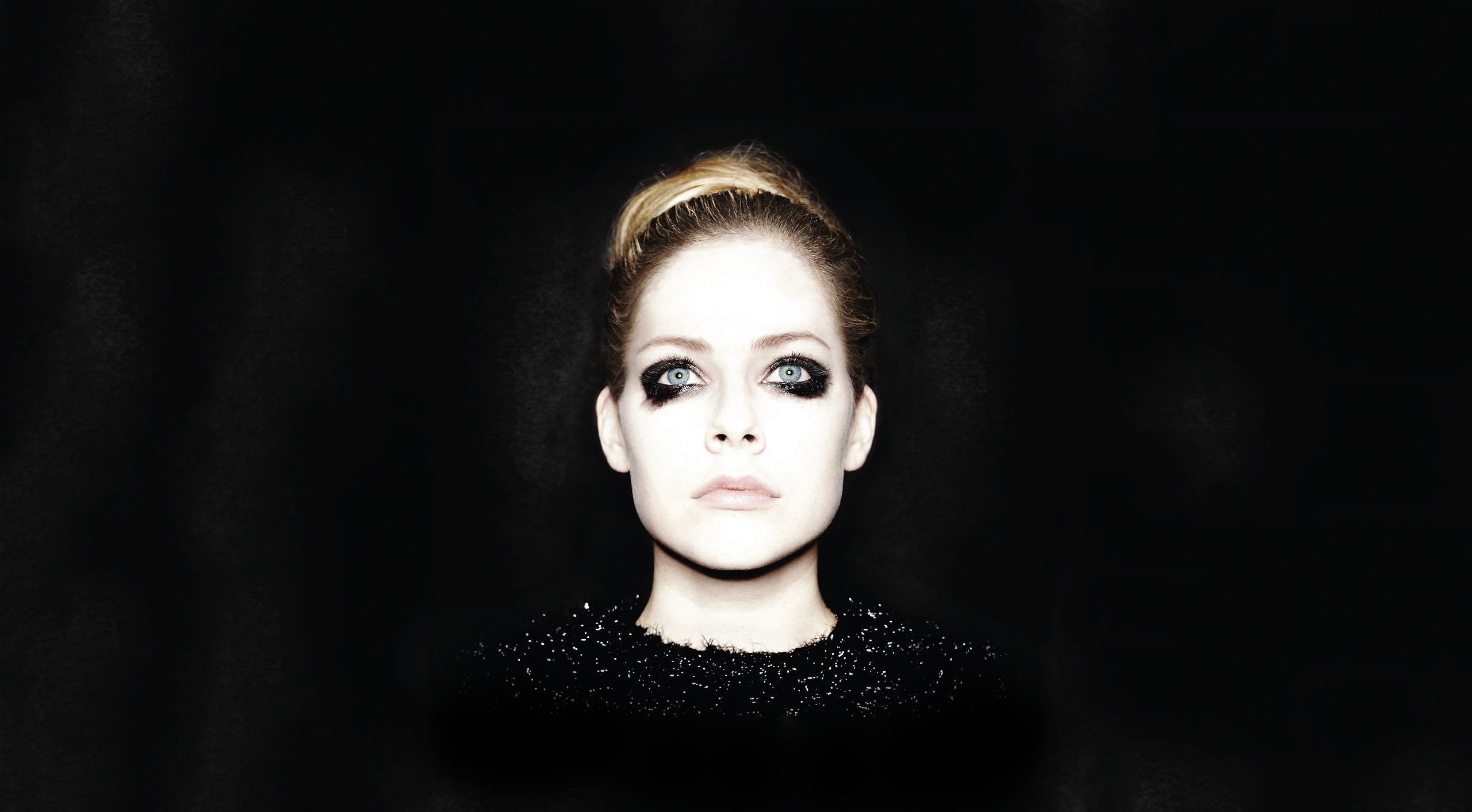 females, body part, round, 2013, beautiful people, lavigne, 2K, Music, one person, women, adult, hair, indoors, neckline, front view, Avril Lavigne, beautiful woman, HD Wallpaper