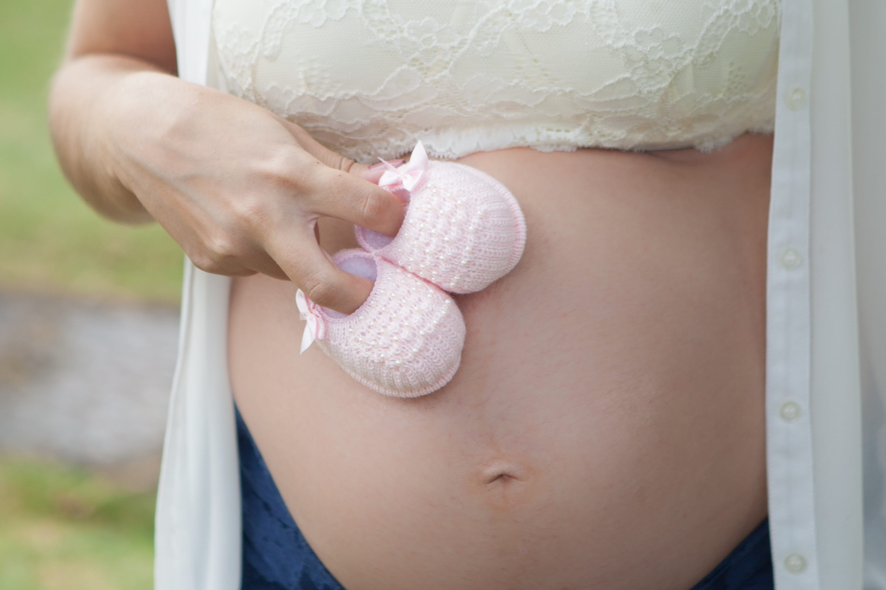 pink, adult, 2K, day, human limb, holding, human hand, females, shot, healthcare and medicine, pregnant, pregnant woman, life events, photo, anticipation, HD Wallpaper