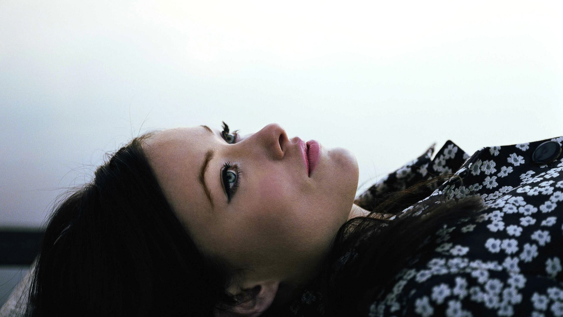 hair, portrait, women, Olivia Wilde, beautiful woman, adult, lifestyles, hairstyle, lying on back, depression - sadness, young women, contemplation, real people, HD Wallpaper