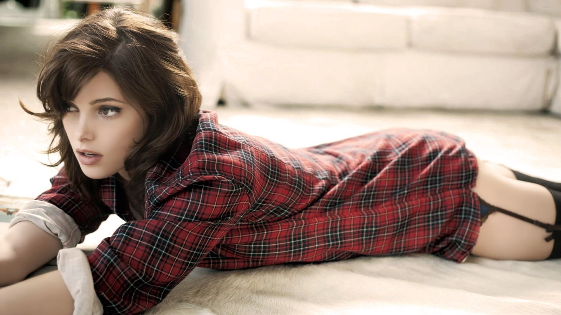 young women, lying down, hairstyle, ashley greene women, casual clothing, women, contemplation, hair, adult, relaxation, beautiful woman, brown hair, fashion, HD Wallpaper