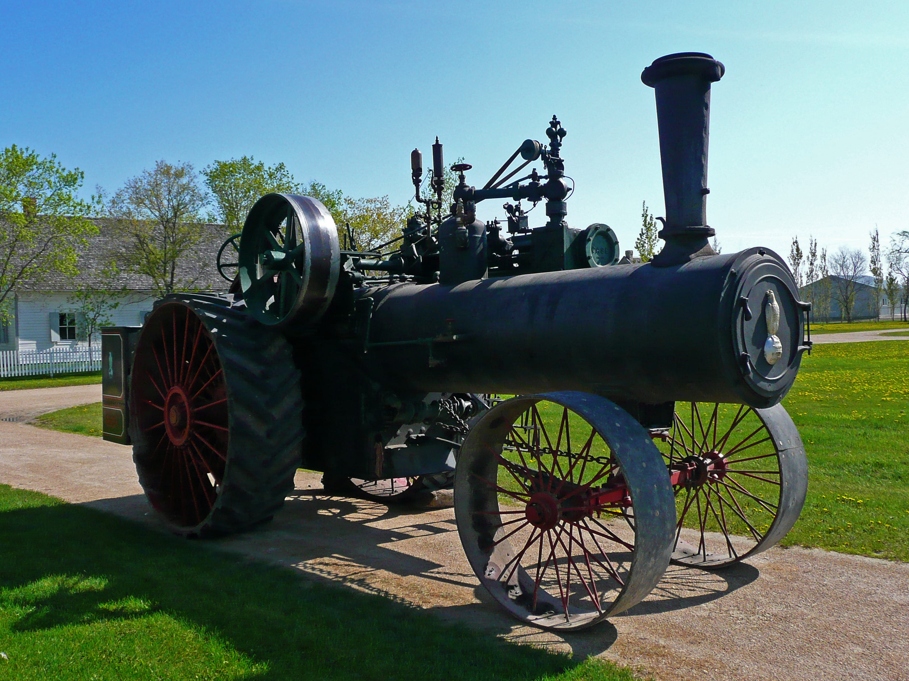 nature, no people, weapon, history, sunlight, day, steinbach, the past, plant, canada, agriculture, fighting, sky, clear sky, old steam tractor, outdoors, HD Wallpaper