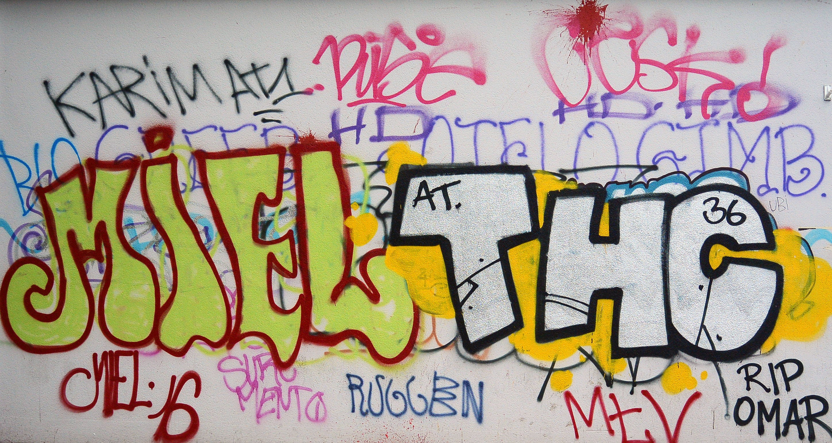 close-up, wall - building feature, message, 2K, handwriting, art, messy, urban art, facade, built structure, text, art and craft, multi colored, spray, HD Wallpaper