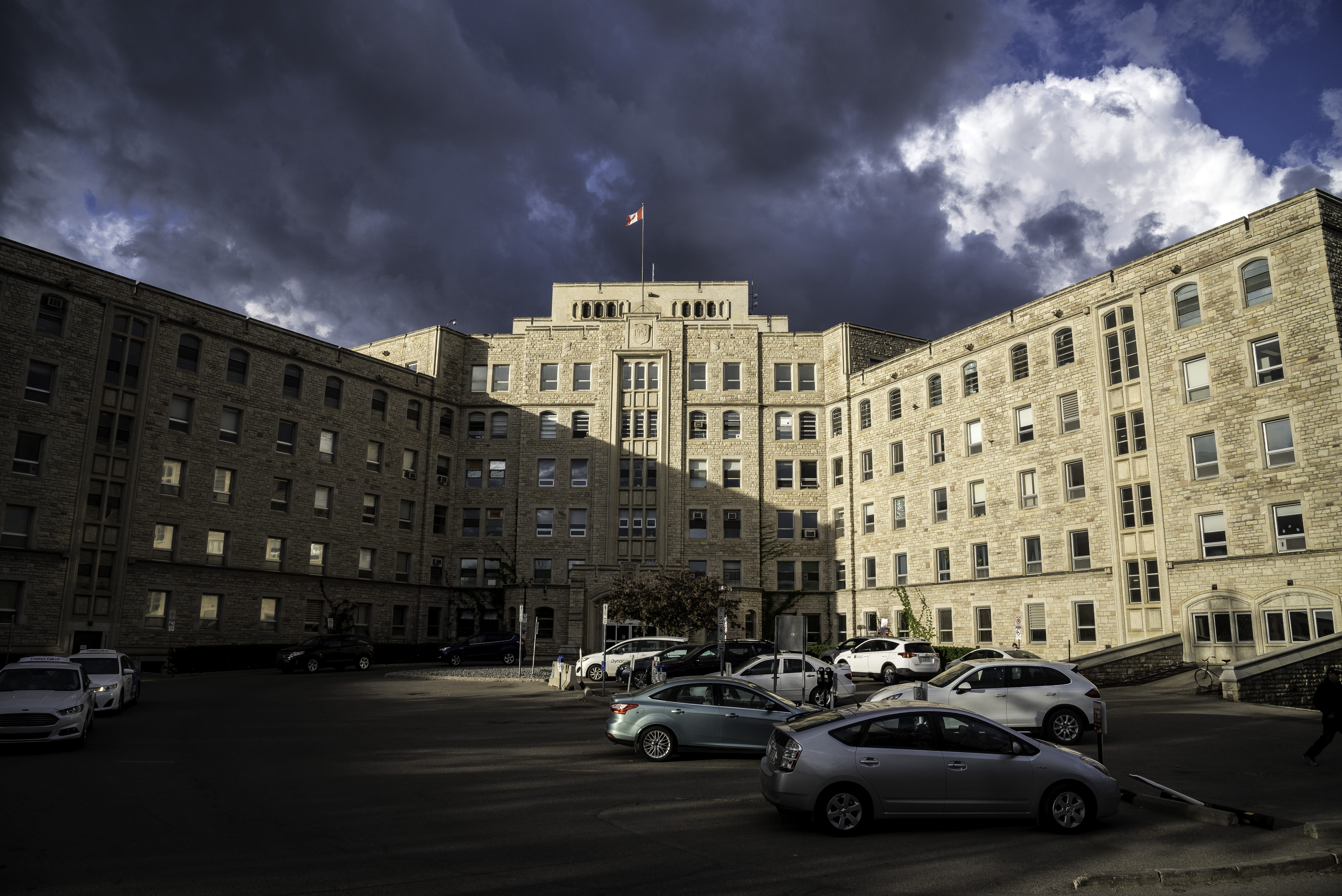 saskachewan, office building exterior, large, motor vehicle, apartment, shadow, 5K, public domain, no people, car, transportation, storm, city, University, HD Wallpaper