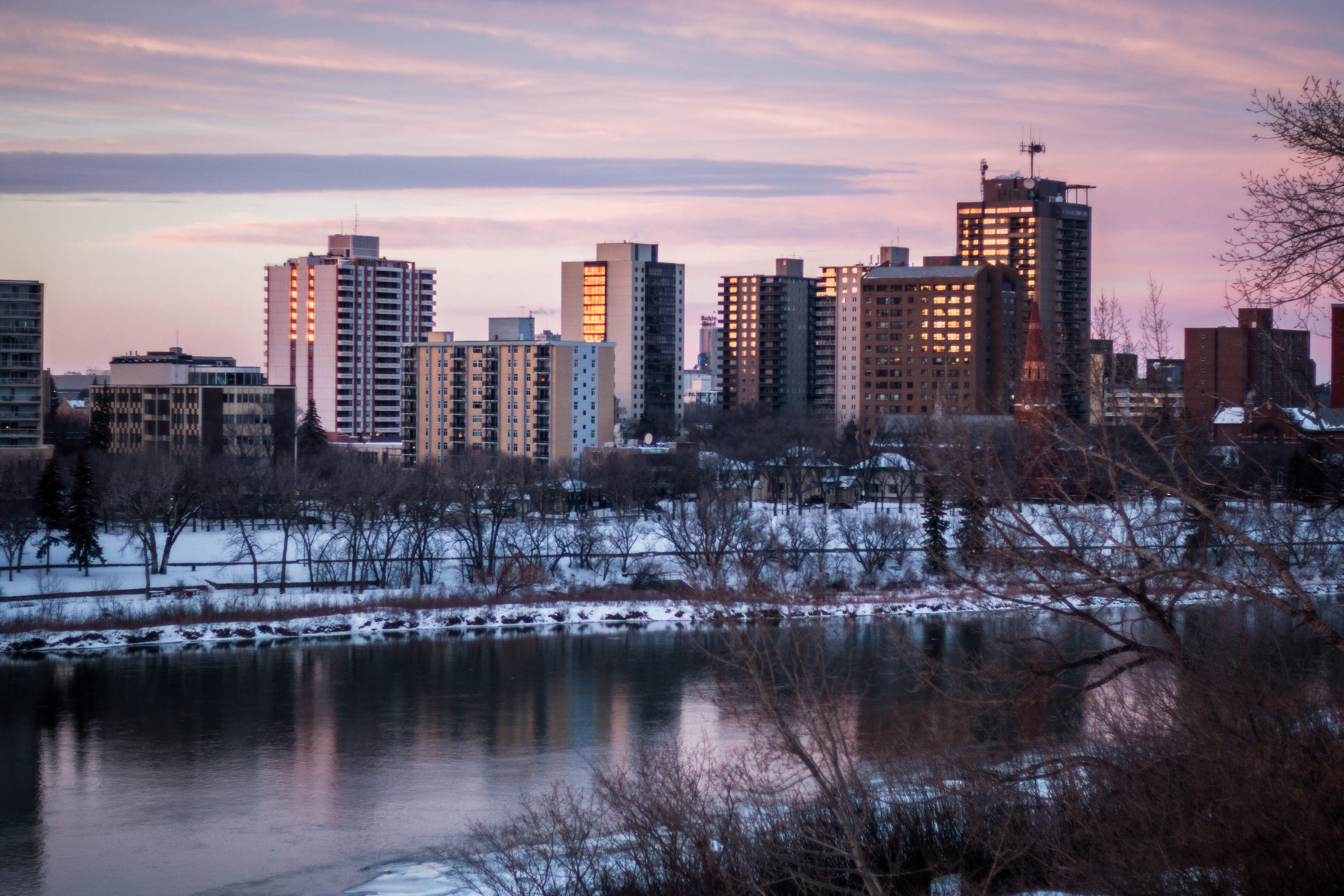 snow, canada, cold temperature, office building exterior, 5K, river, reflection, building, saskatoon, outdoors, cloud - sky, winter, no people, building exterior, HD Wallpaper