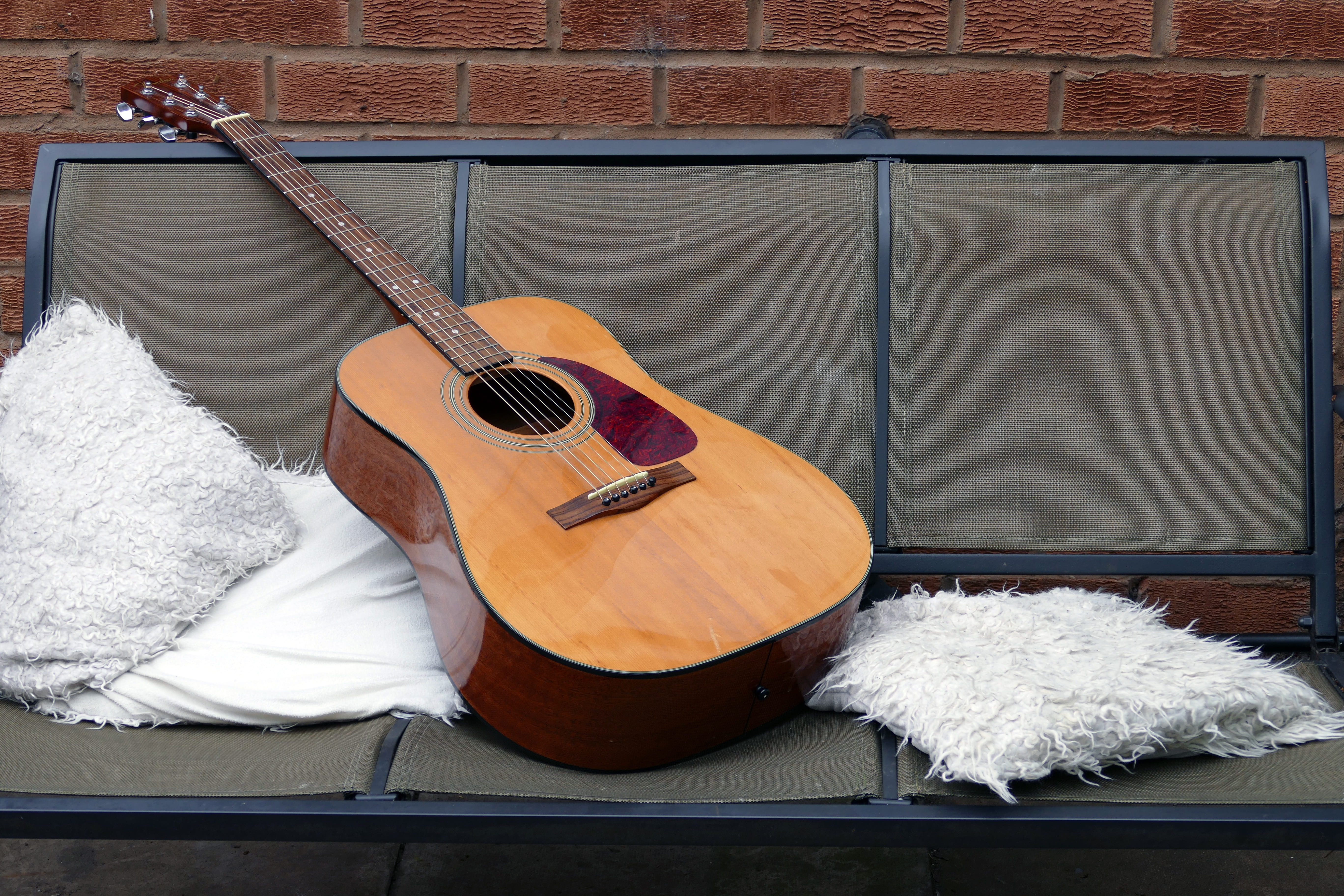 acoustic, audio, musical instrument, guitarist, jazz, arts culture and entertainment, instrument, song, classic, wall - building feature, sheet music, retro, HD Wallpaper