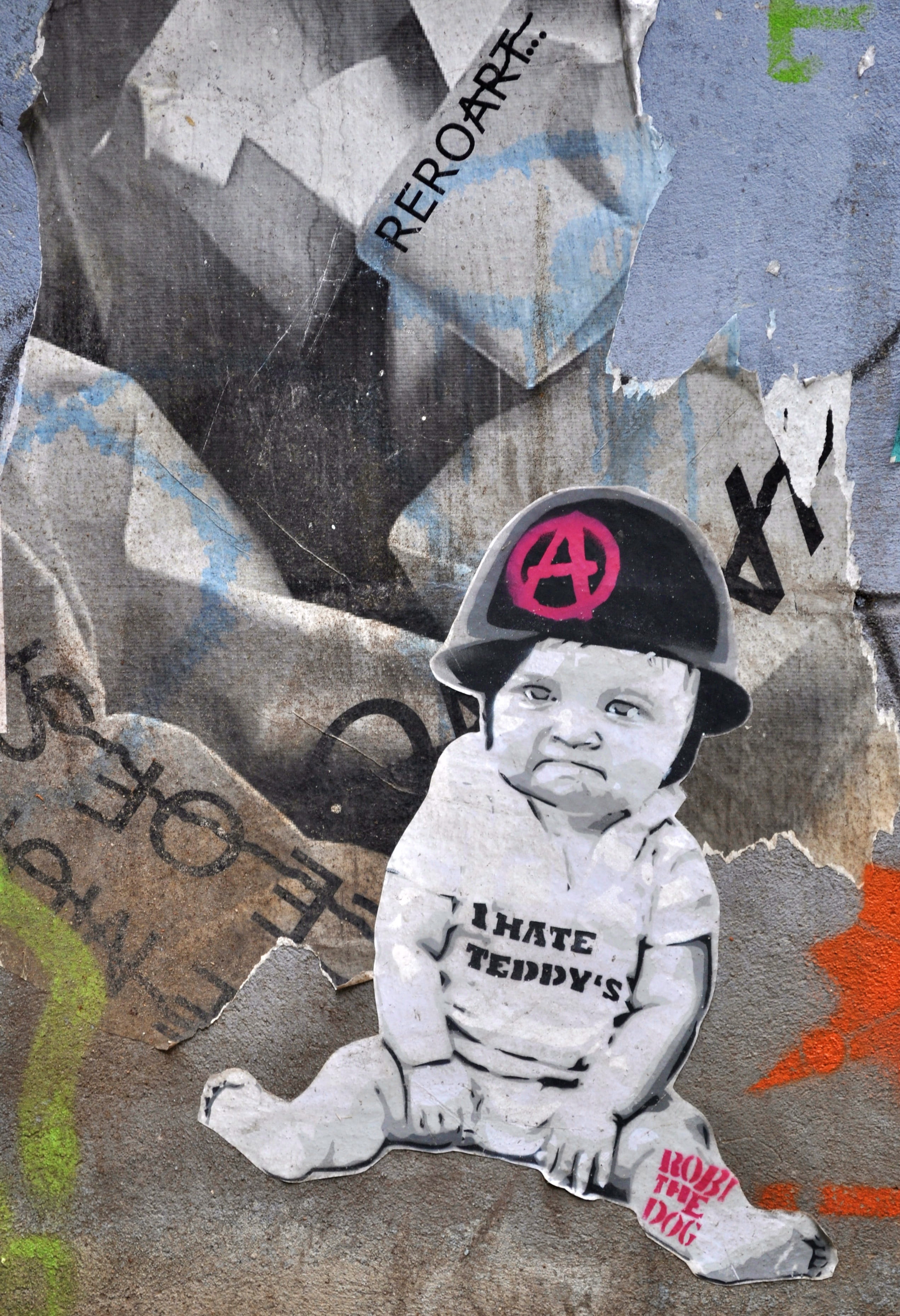 graffiti, western script, representation, berlin, creativity, label, street art, no people, art and craft, unemployment, social issues, day, communication, Phone HD Wallpaper