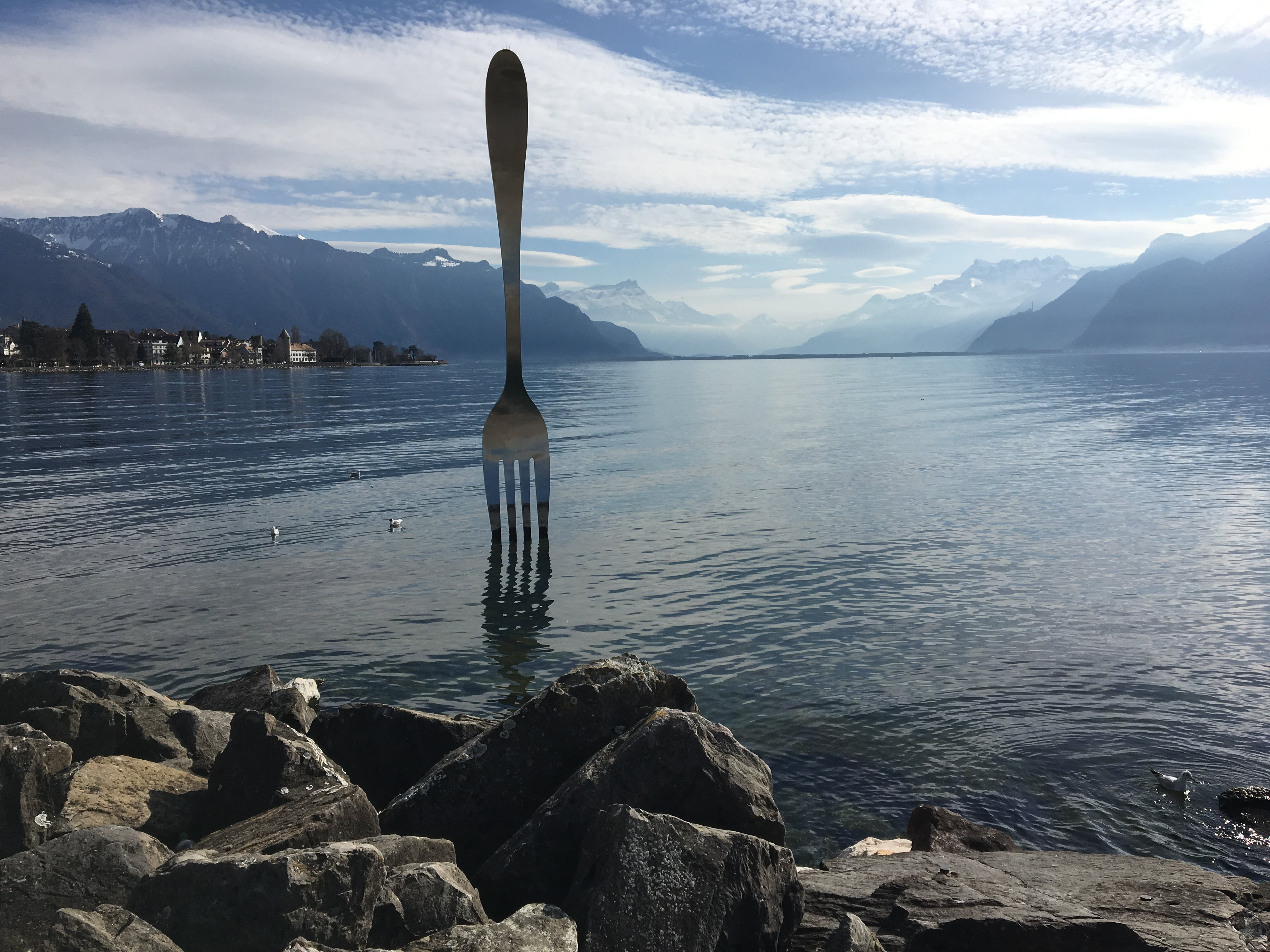 idyllic, lake geneva, solid, daytime, cloud - sky, blue, france, no people, fork, steel, mountain, day, restaurant, stainless, waters, rock - object, museum, HD Wallpaper