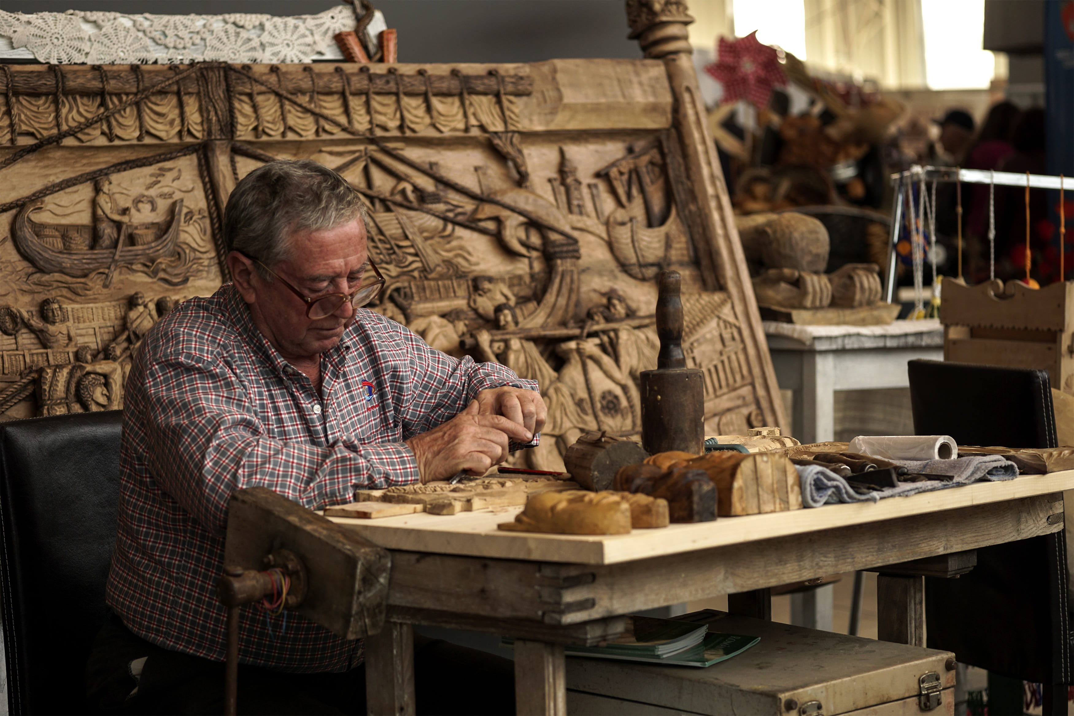 beside, carved, senior adult, holding, three quarter length, panel, market, peeling, real people, food, art, one person, men, small business, adult, experience, HD Wallpaper