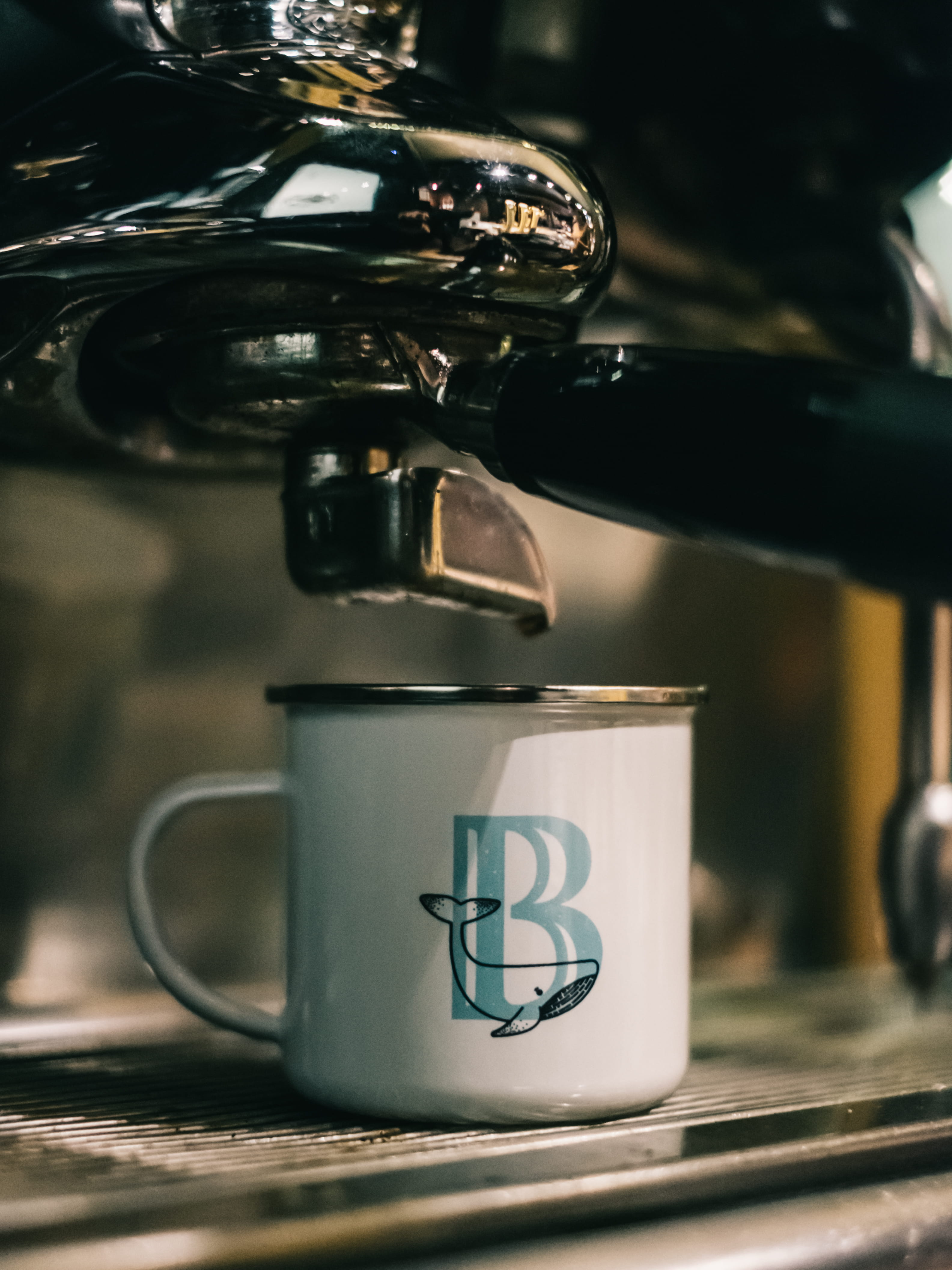 selective focus, no people, matiko, refreshment, bar, coffee shop, focus on foreground, mug, cafeteria, espresso, shop, cup, preparation, bilbao, drink, Phone HD Wallpaper