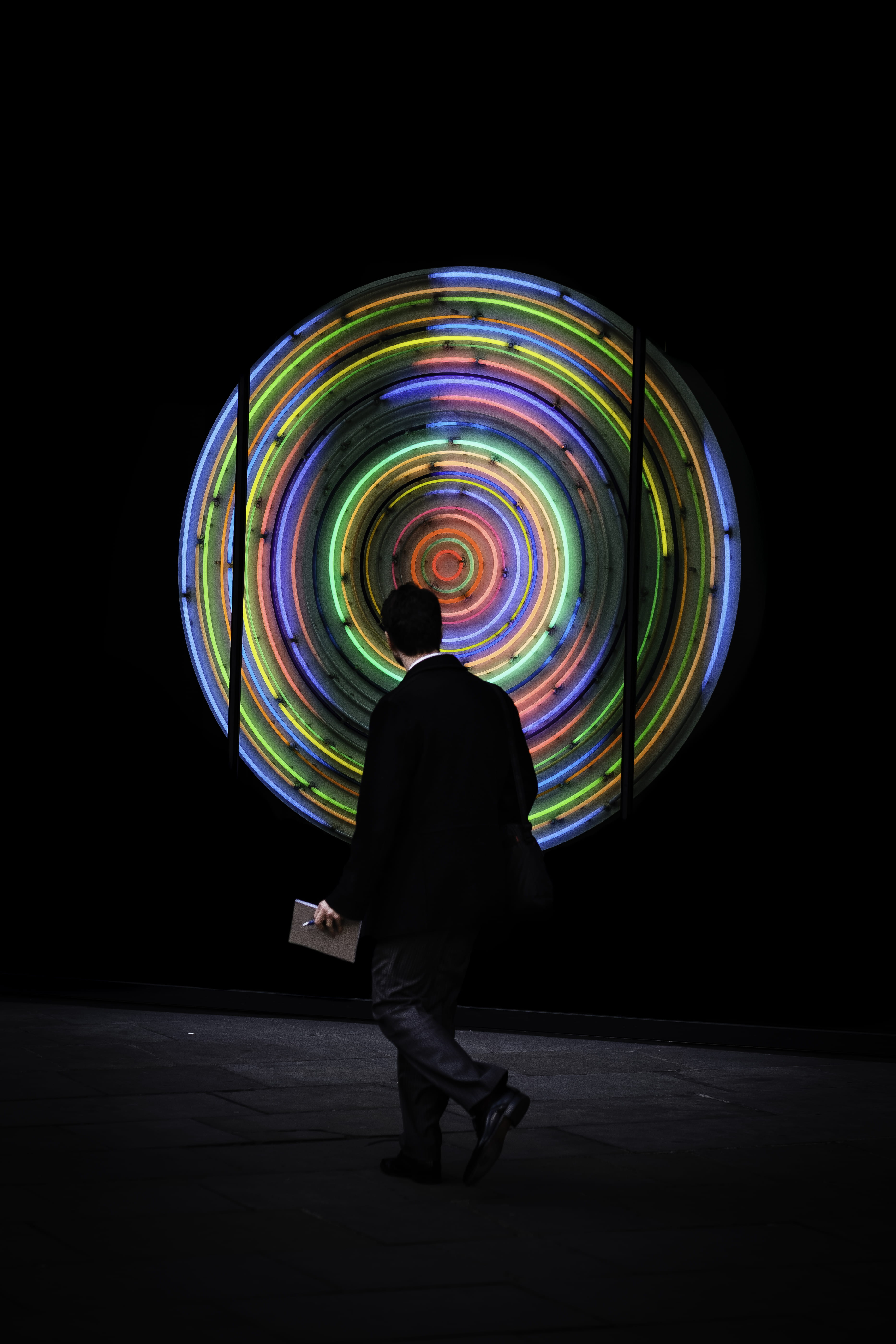 motion, lifestyles, blurred motion, creativity, full length, abstract, 5K, multi colored, round, circle, standing, street, minimalist, london, night, shadow, Phone HD Wallpaper