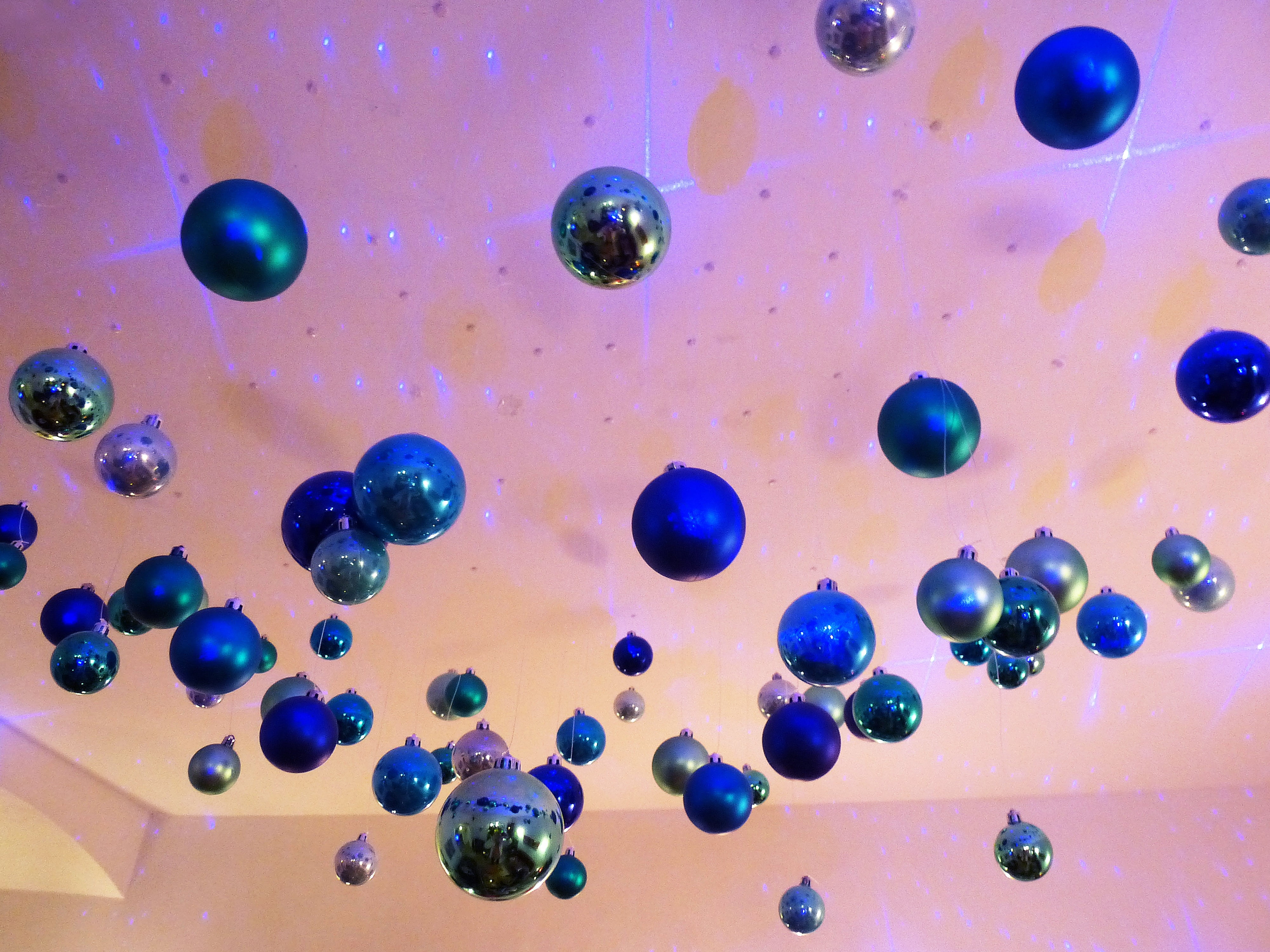 indoors, weihnachtsbaumschmuck, christmas ornaments, shape, large group of objects, balls, balloon, star, christmas bauble, turquoise, blue, ceiling, sparkle, HD Wallpaper