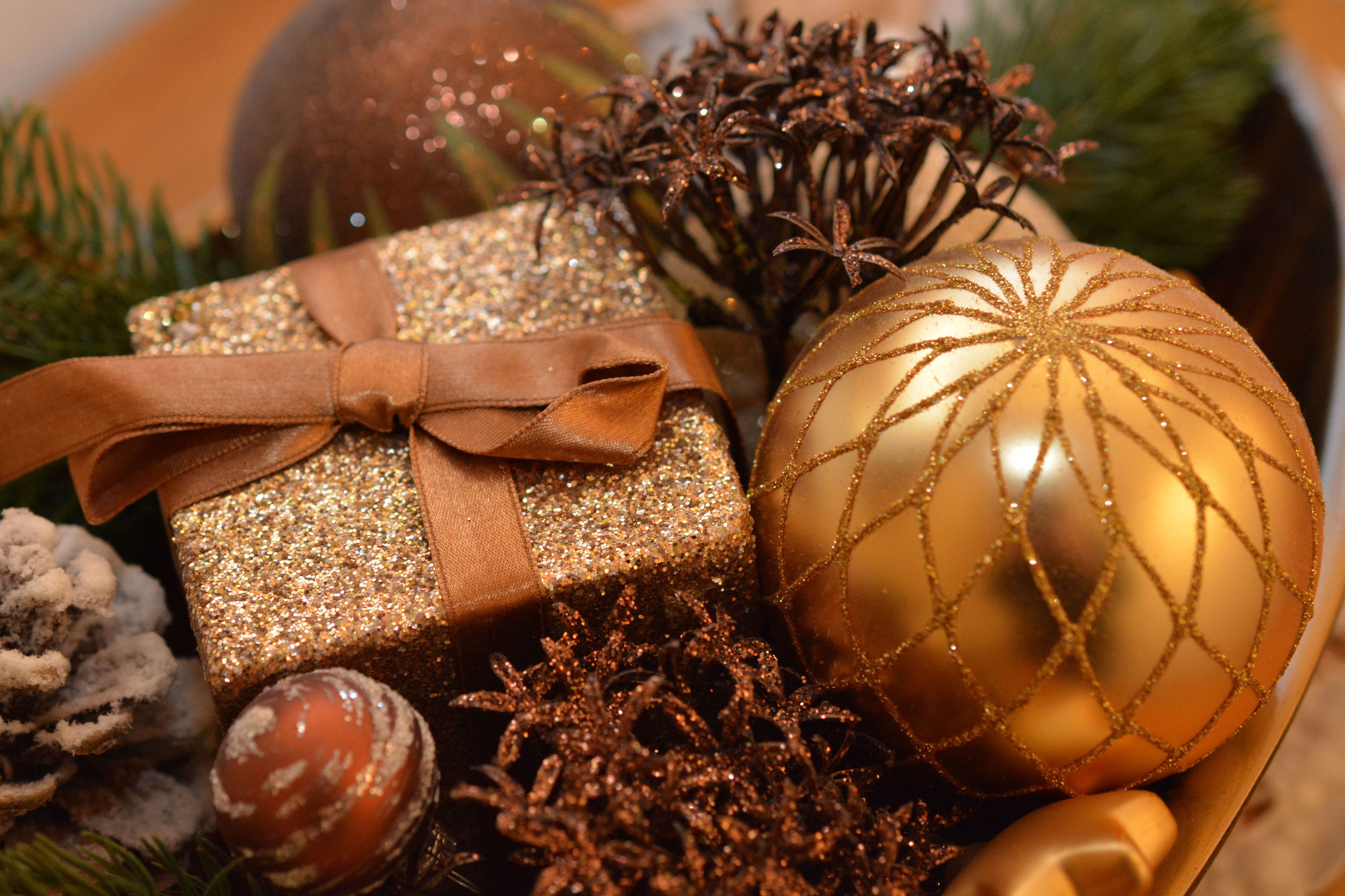 christmas wishes, gold, indoors, bow, advent, pine cones, happy fixed, tied bow, bauble, glittery, close-up, christmas time, gift box, box, christmas ornament, HD Wallpaper