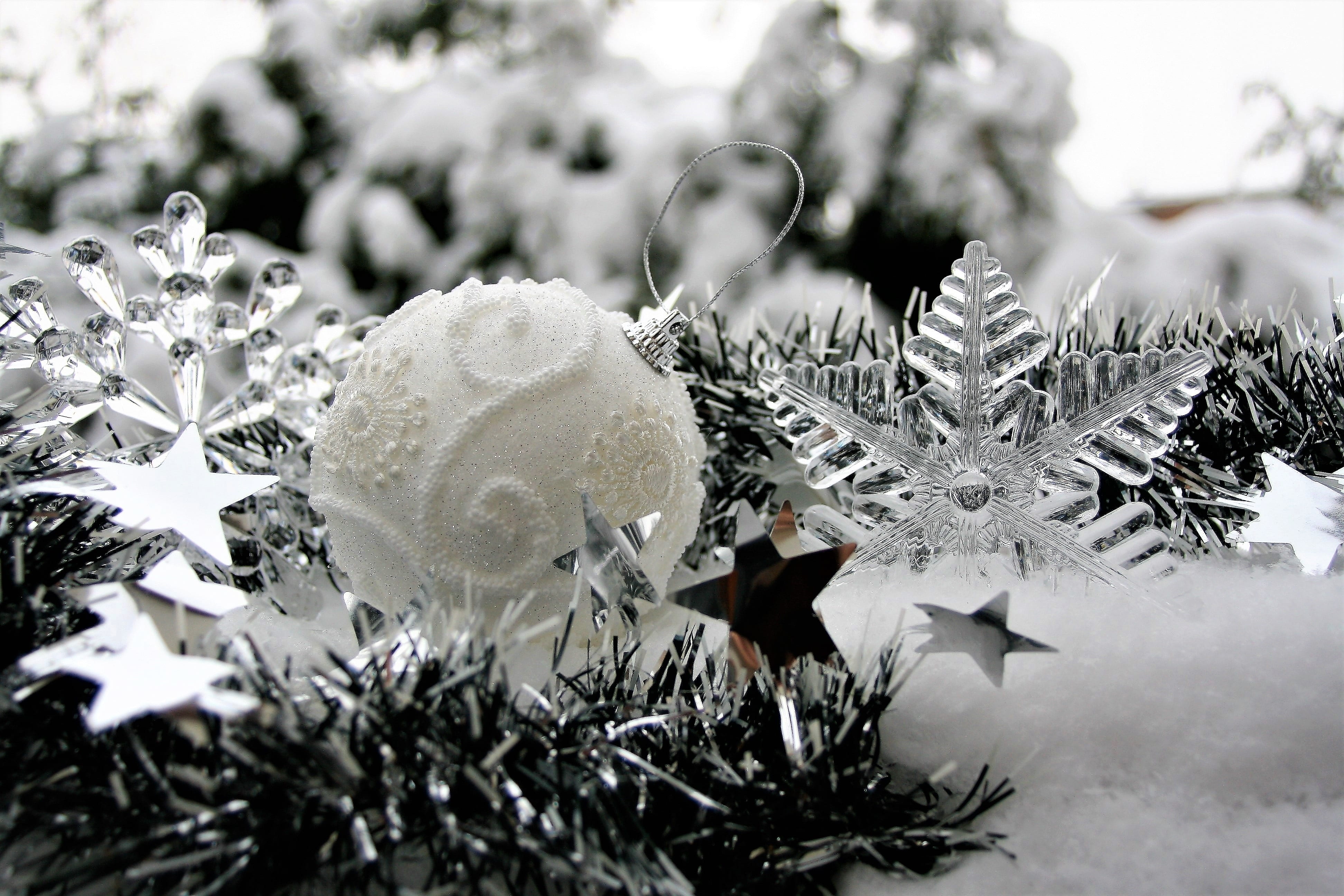 christmas baubles, festive time, bokeh, the theme of christmas, snowing, frozen, no people, white color, tree, focus on foreground, magic snow, frost, holidays, HD Wallpaper