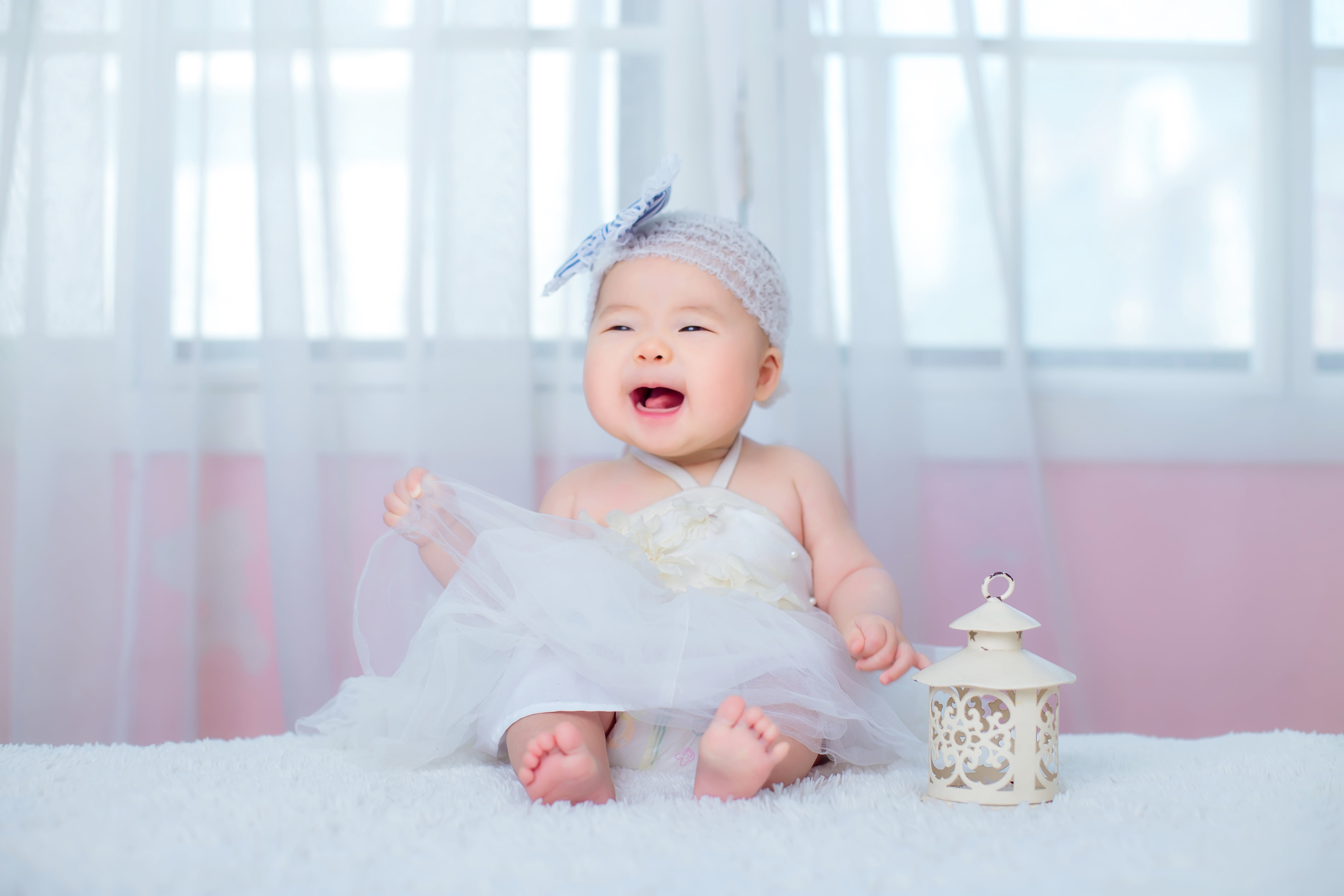white, sitting, baby clothing, happiness, 5K, one person, caucasian Ethnicity, cute, hundred amaterasu, young, fun, clothing, babyhood, smiling, textile, HD Wallpaper