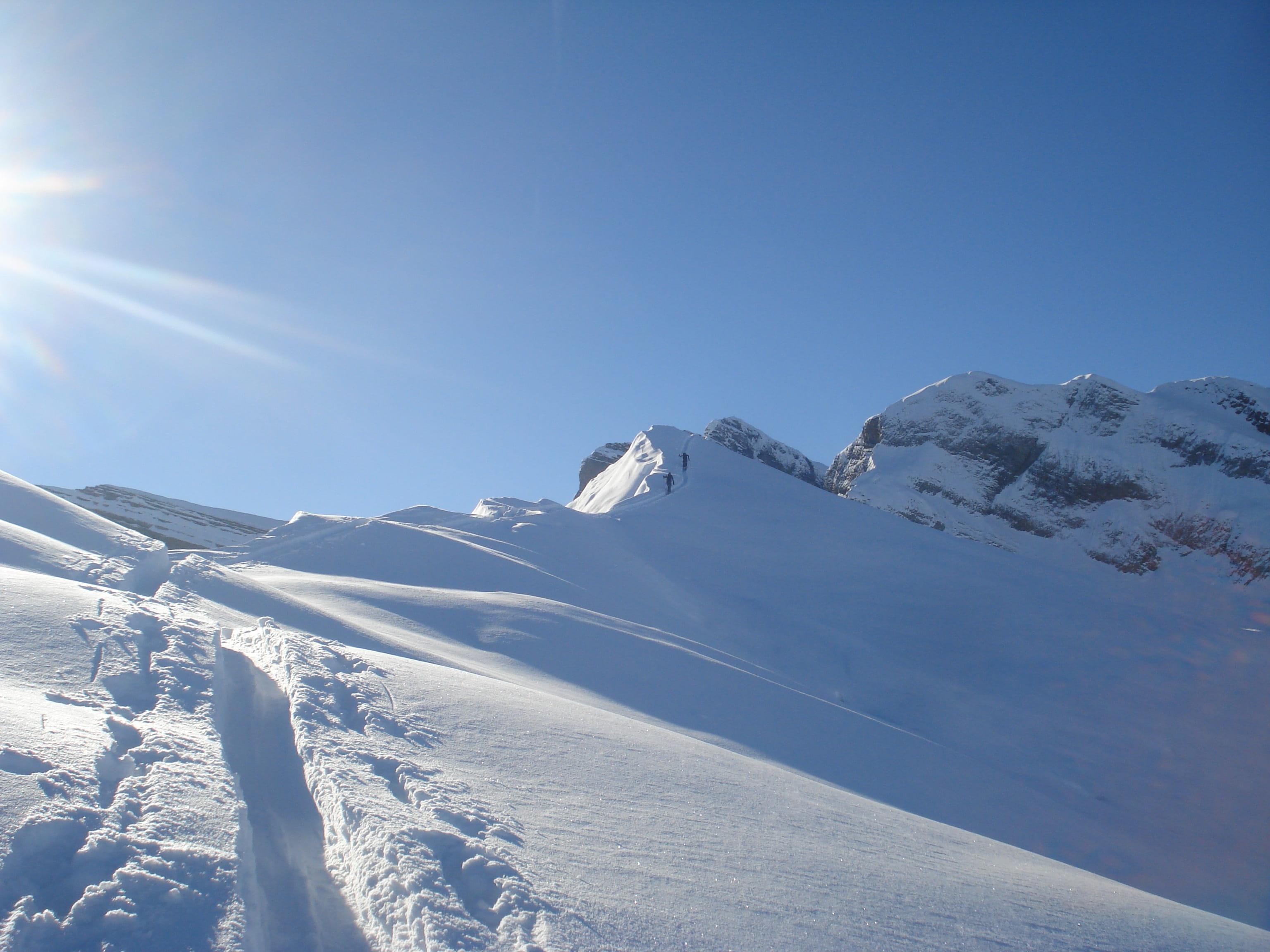 Snow, day, sunlight, Landscape, nature, winter, cold temperature, switzerland, ski track, mountain peak, beauty in nature, sport, bergtour, outdoors, mountain, HD Wallpaper