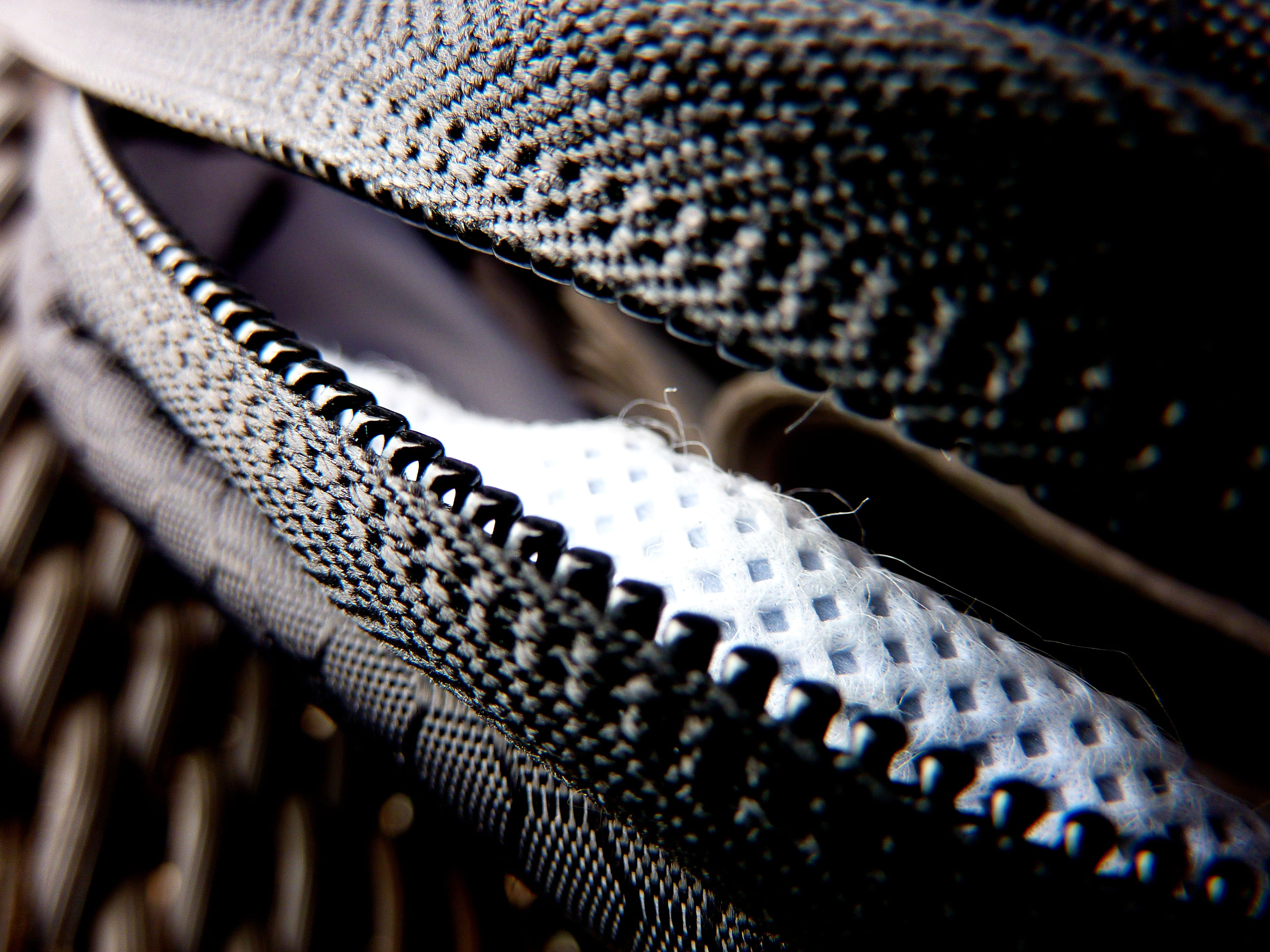 selective focus, focus on foreground, jeans, backgrounds, Close, textile industry, fashion, textured, indoors, Bag, textile, animal scale, Zip, still life, HD Wallpaper