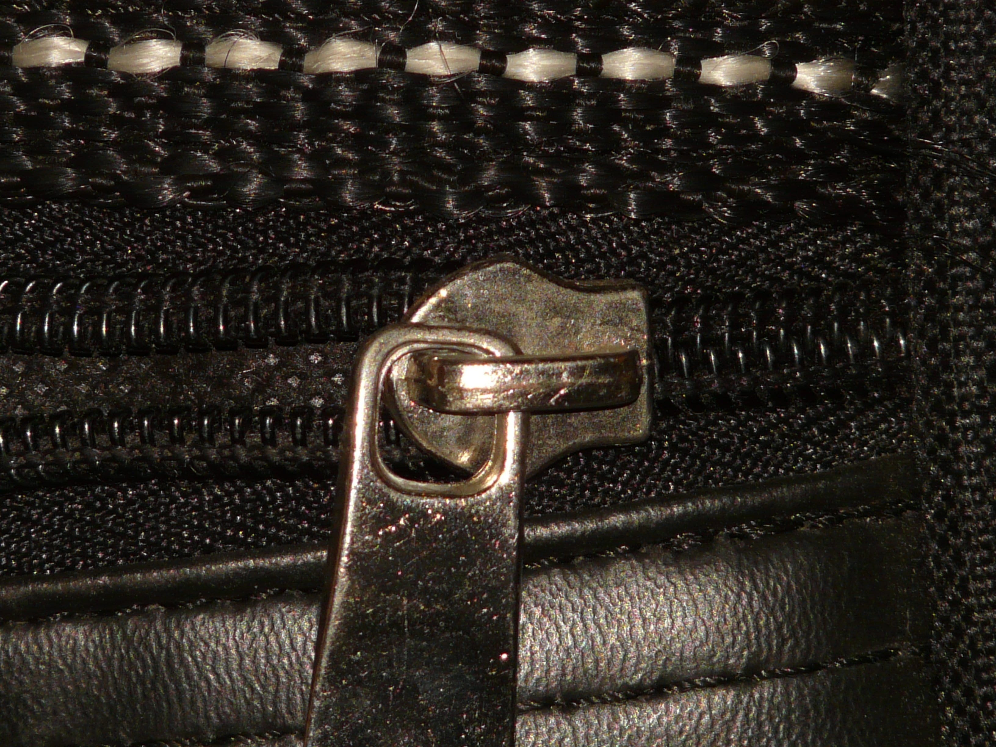 indoors, open, bag, textured, pattern, gold colored, closure, protection, belt, make to, security, personal accessory, lock, zipp, close-up, metal, no people, HD Wallpaper