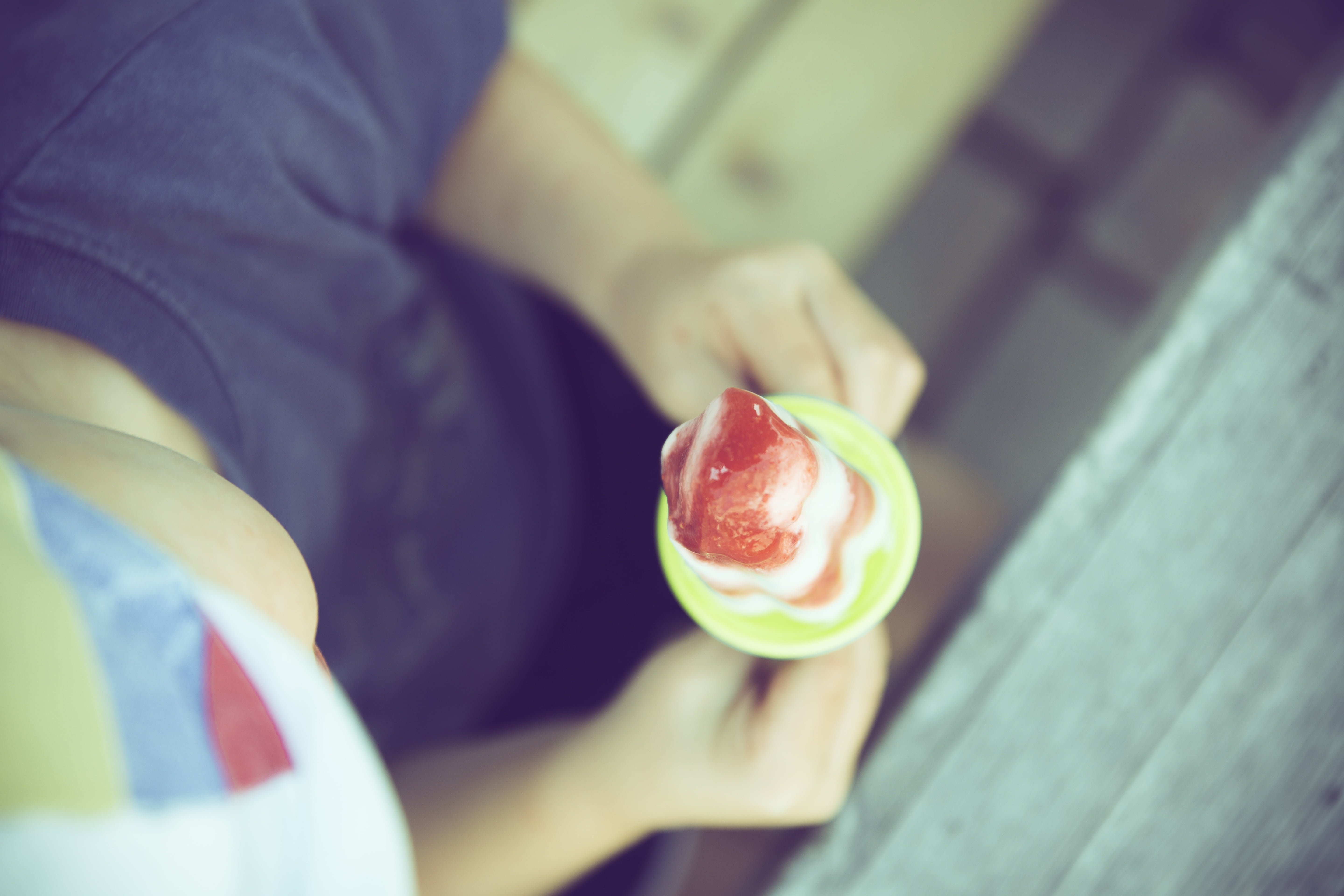 freshness, food, wellbeing, fresh, piece, food and drink, people, apple - fruit, women, person, ice, ice cream parlor, focus on foreground, casual clothing, HD Wallpaper