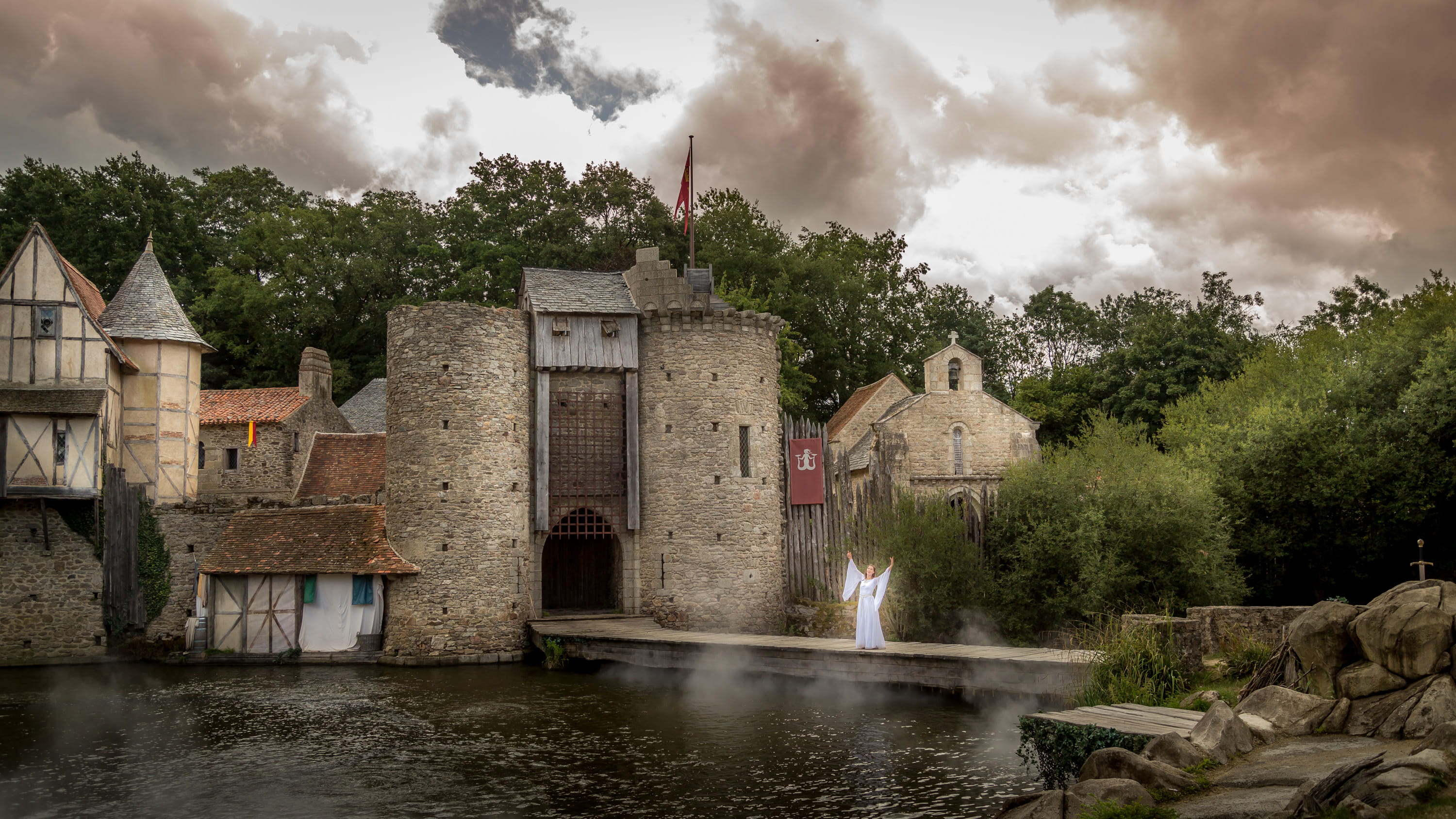 no people, fountain, built structure, castle, 2K, history, moyen age, plant, les epesses, middle ages, building, puy du fou, outdoors, water, motion, architecture, HD Wallpaper