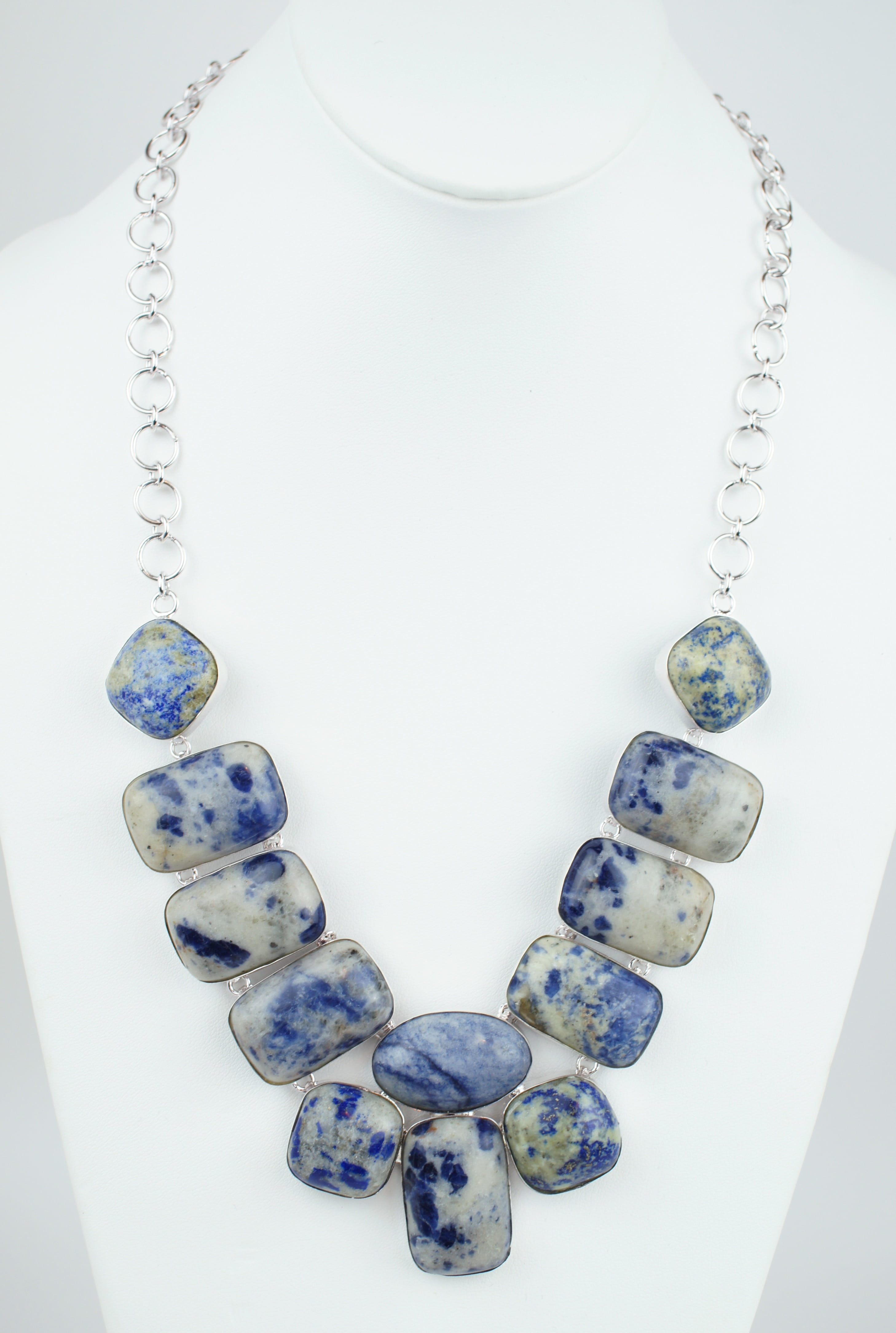 finance, 4K, gemstone, silver, wealth, huge, luxury, choker, blue, white color, semiprecious, set, cabochon, indoors, sterling, necklace, studio shot, Phone HD Wallpaper
