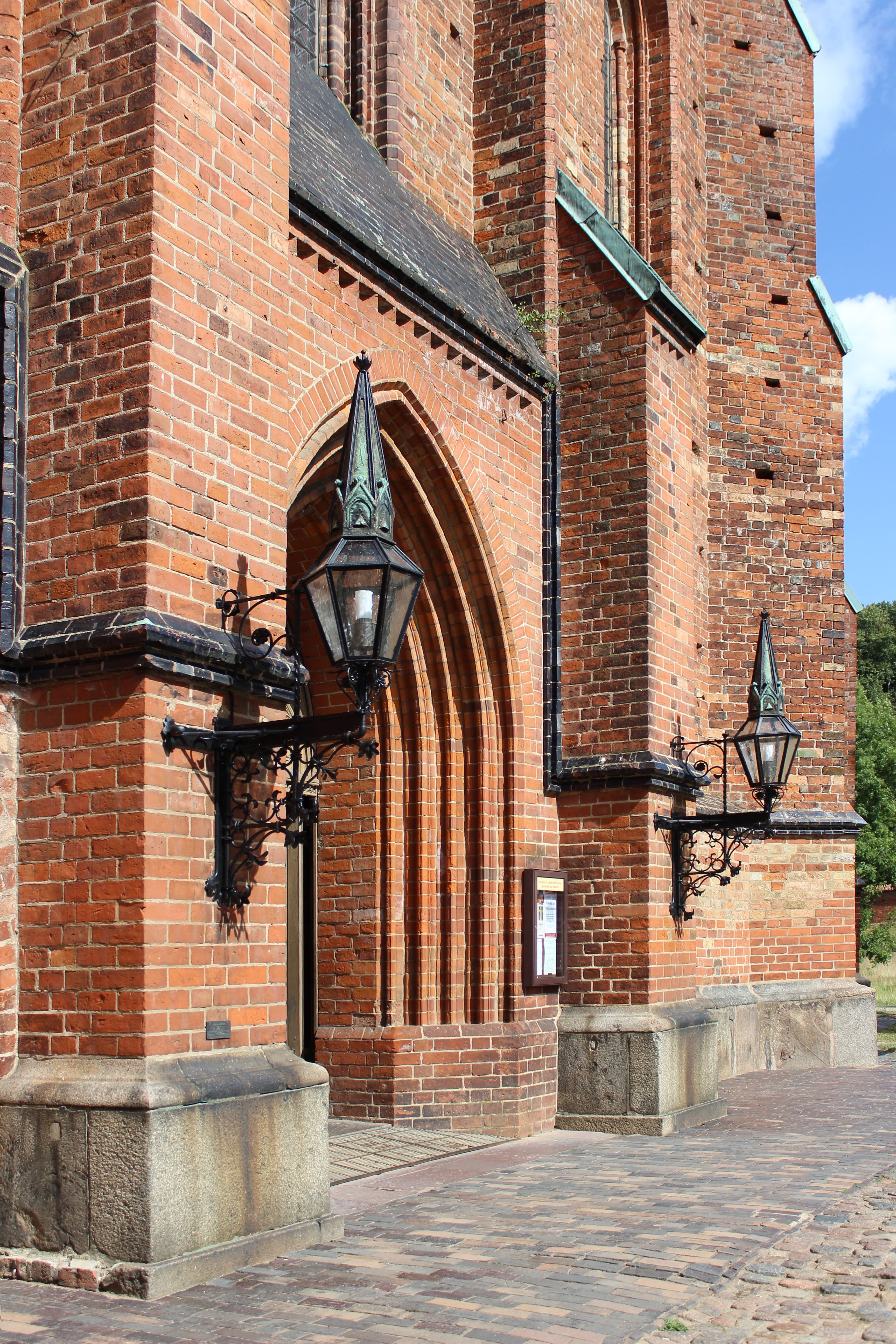 street light, portal, facade, building, electric lamp, münster, nature, built structure, the past, day, brick, building exterior, art and craft, no people, Phone HD Wallpaper