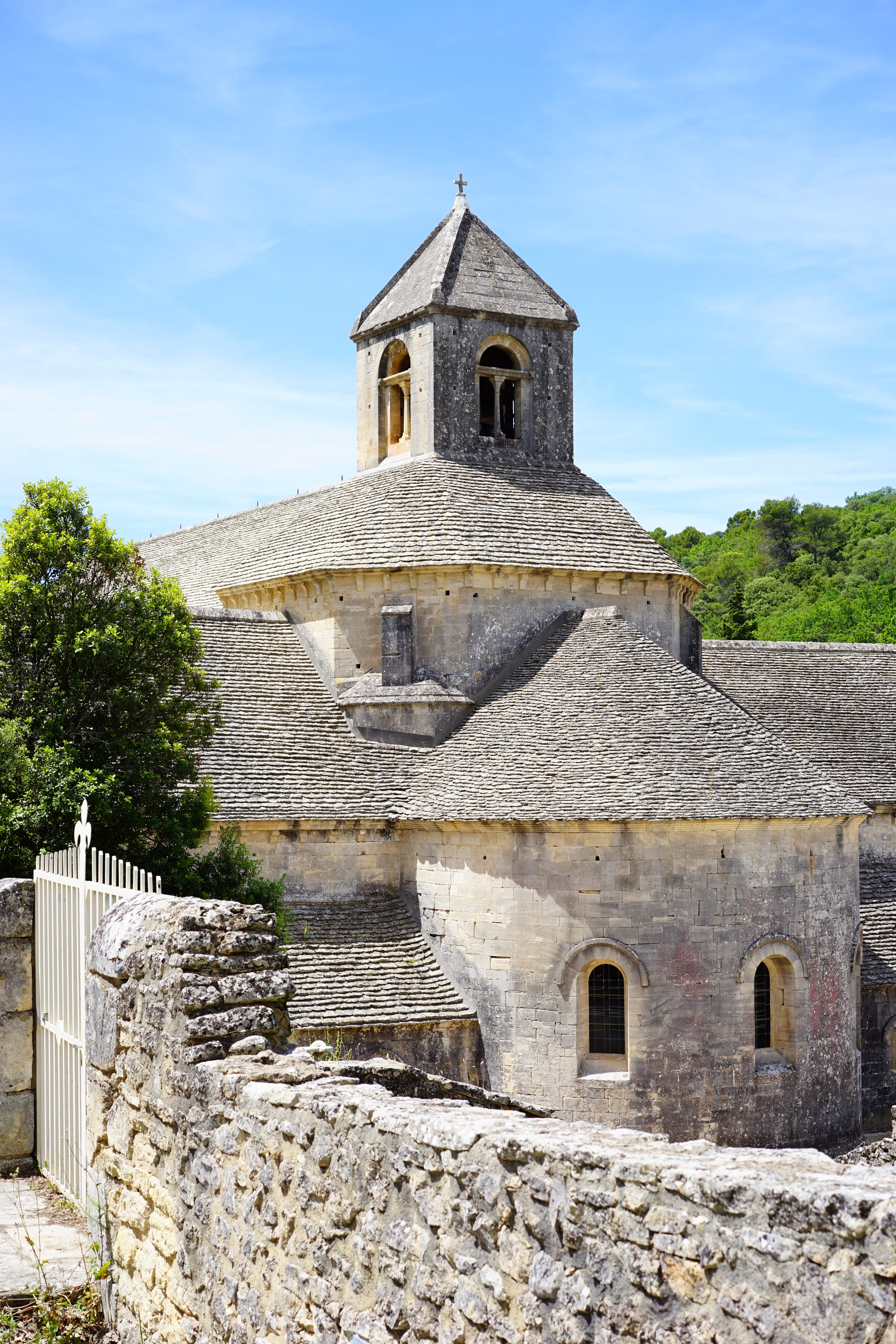 france, abbaye de sénanque, religion, built structure, sénanque abbey, day, building, abbey, bistum avignon, gordes, department of vaucluse, architecture, Phone HD Wallpaper