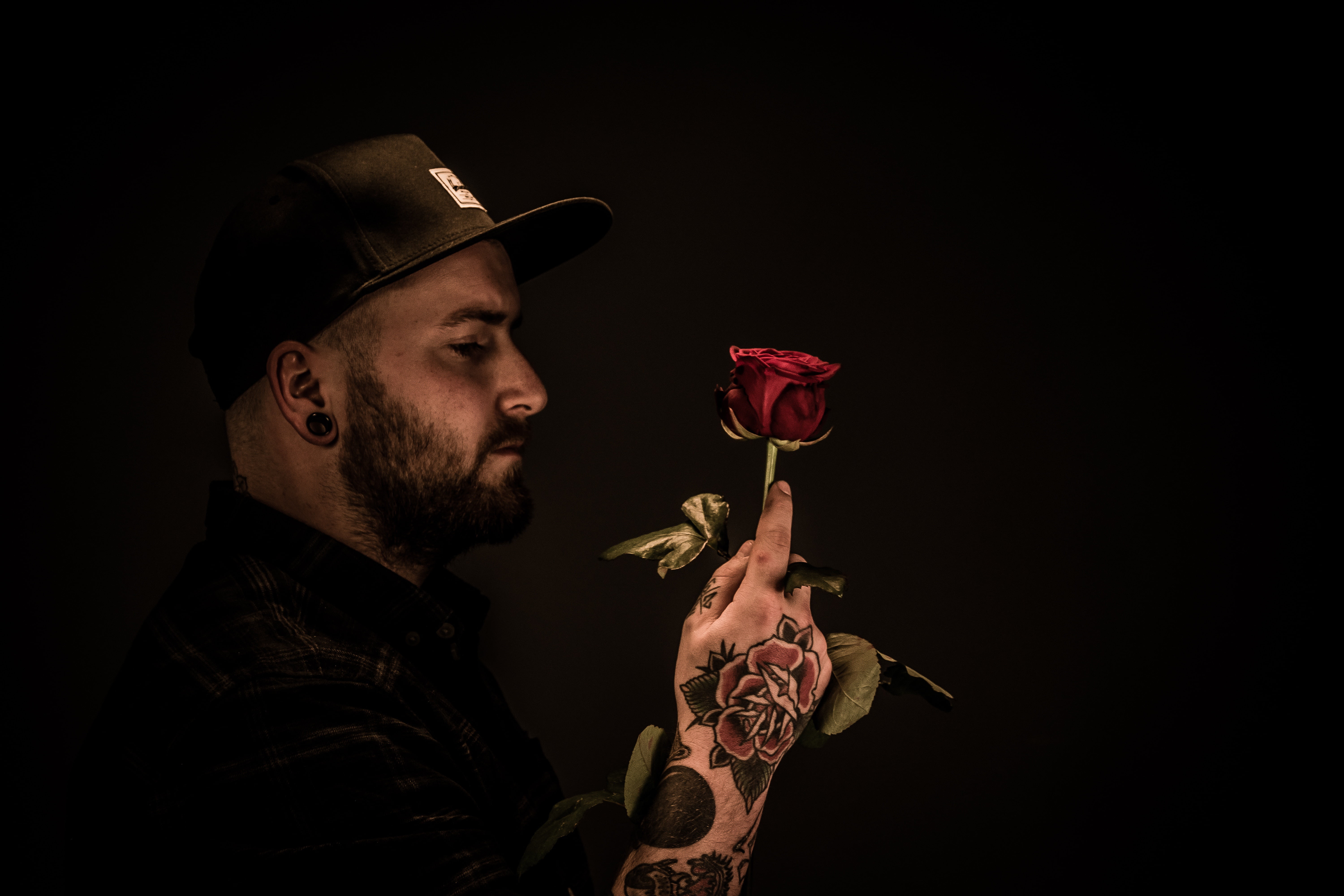 human, cap, rose flower, 5K, people, tunnel, love, shirt, the tunnel, Red Rose, male, tattoo, Man, rose, HD Wallpaper