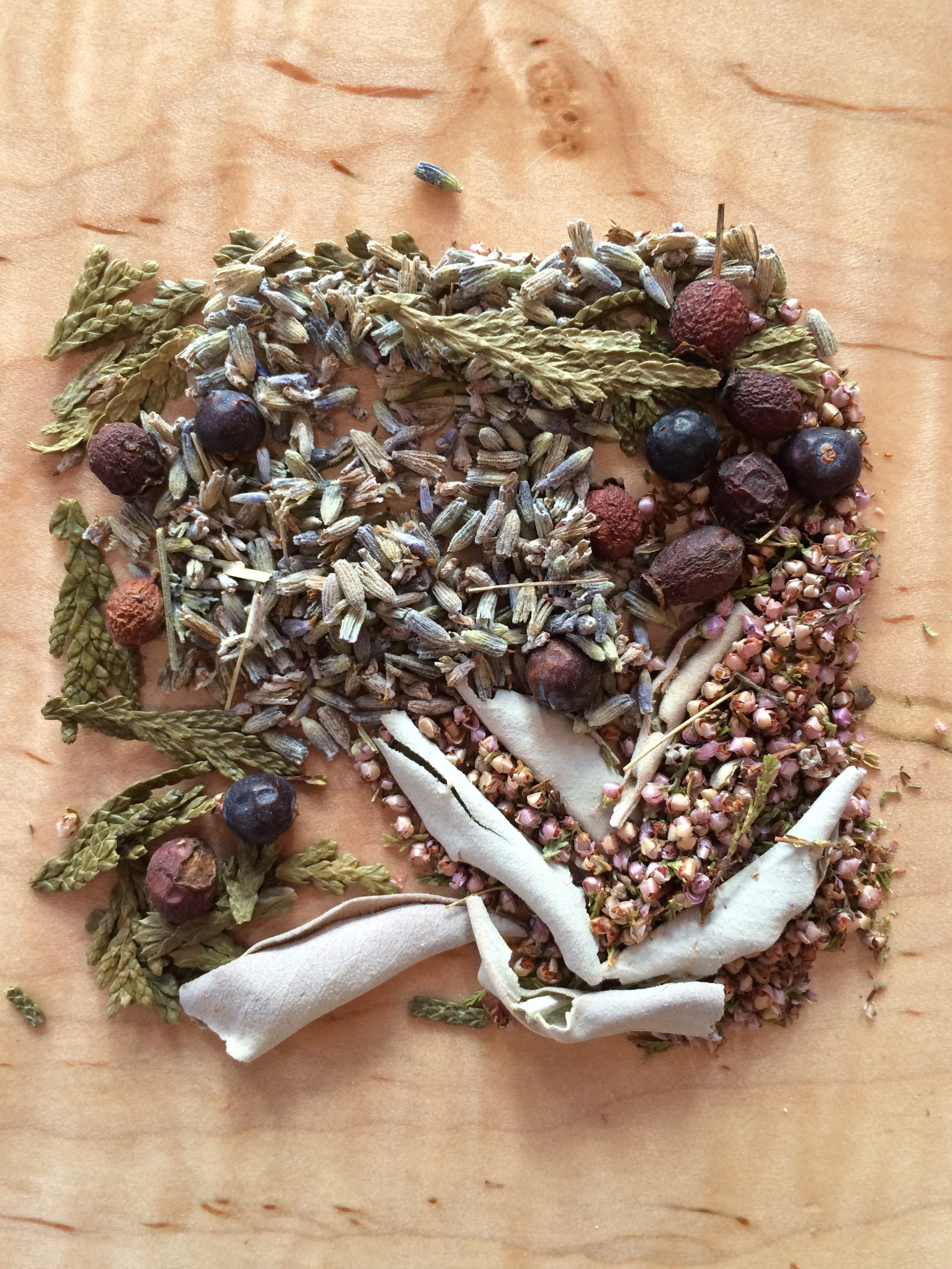 ready-to-eat, hawthorn berries, nut, natural, no people, dried, food, dried herbs, herb, healthy eating, lavender, seed, chocolate, wellness, directly above, Phone HD Wallpaper