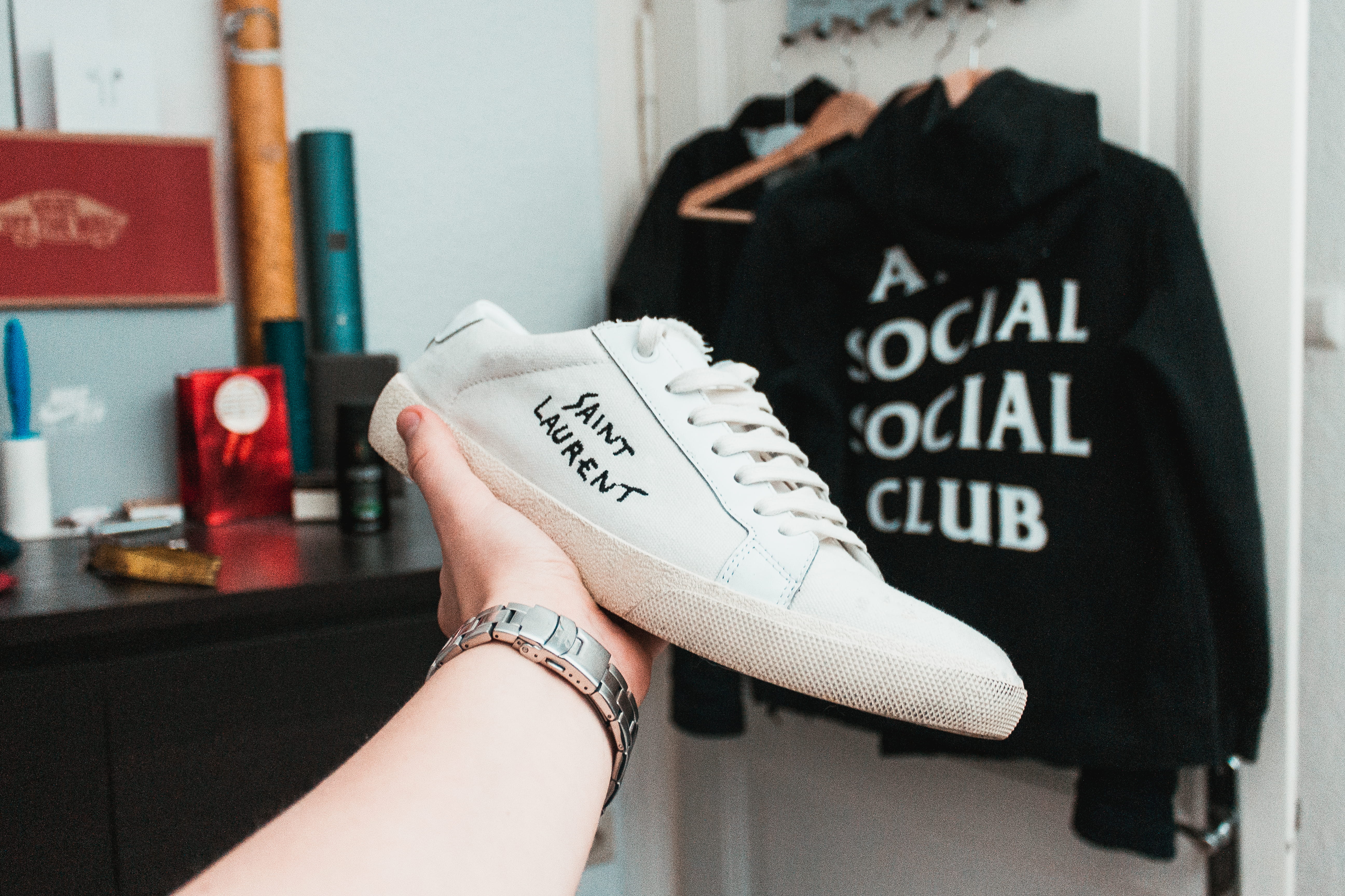 adult, laurent, white, 5K, western script, unpaired, focus on foreground, personal perspective, lifestyles, paper, tattoo, sneaker, non-western script, HD Wallpaper