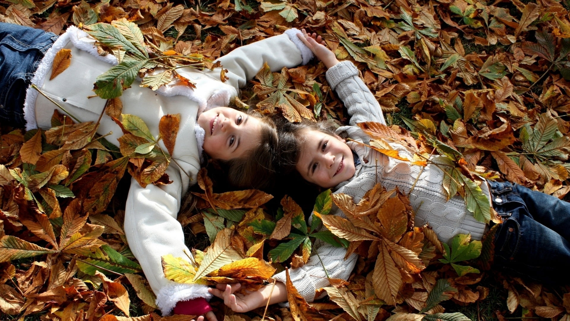 smiling, lying Down, young Adult, grass, young Women, glade, october, relaxation, fun, teenager, forest, change, beautiful woman, outdoors, beautiful, cute, HD Wallpaper