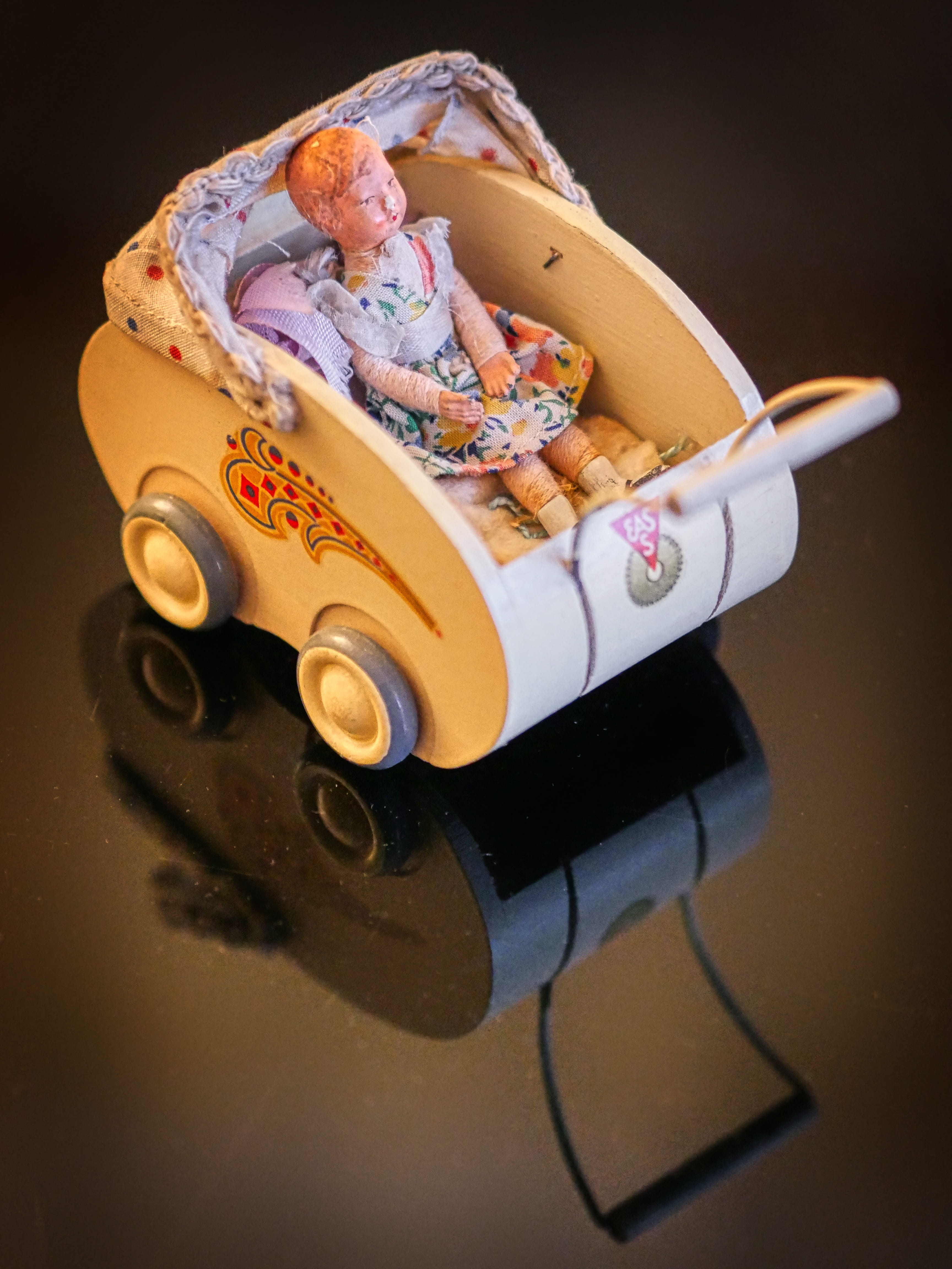 childhood, transportation, doll prams, indoors, vintage, leather, mode of transportation, car, offspring, suitcase, lost, human representation, shadow, Phone HD Wallpaper