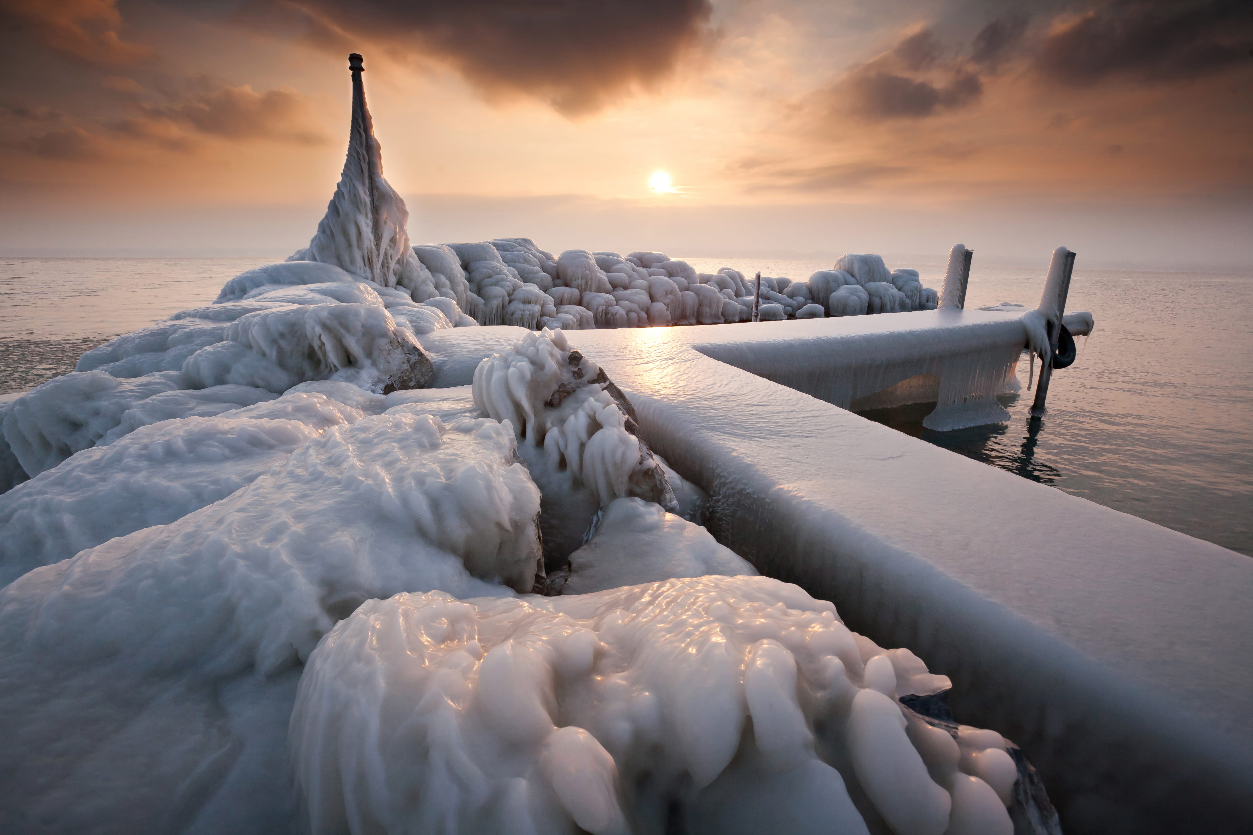 beauty In Nature, outdoors, white, snow, pier, sunlight, tranquil Scene, winter, backgrounds, frost, no People, dusk, storm, sea, paysage, gel, island, HD Wallpaper