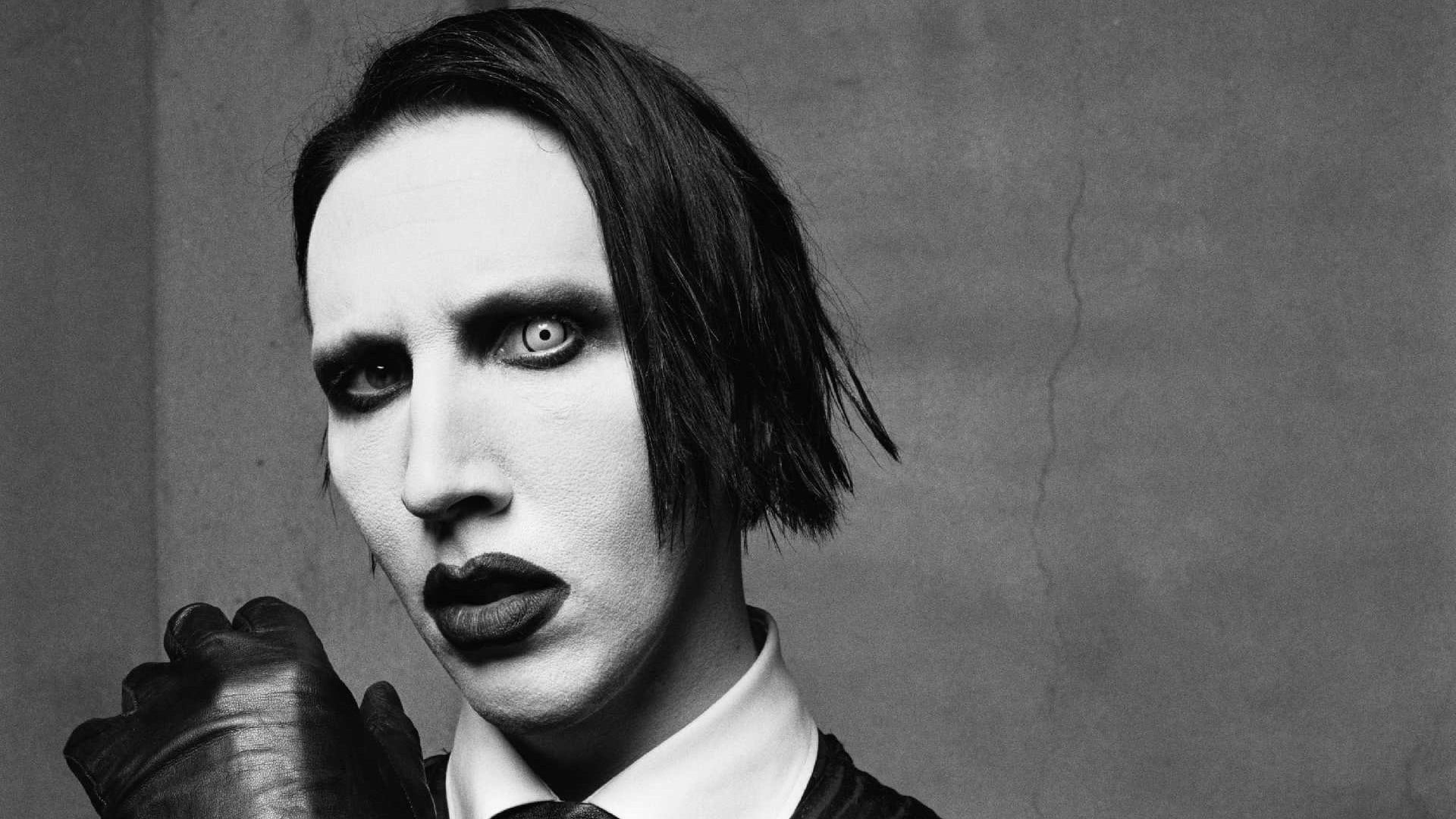 old-fashioned, headshot, businessman, hairstyle, makeup, beautiful woman, black And White, marilyn manson, facial expression, caucasian Ethnicity, front view, HD Wallpaper