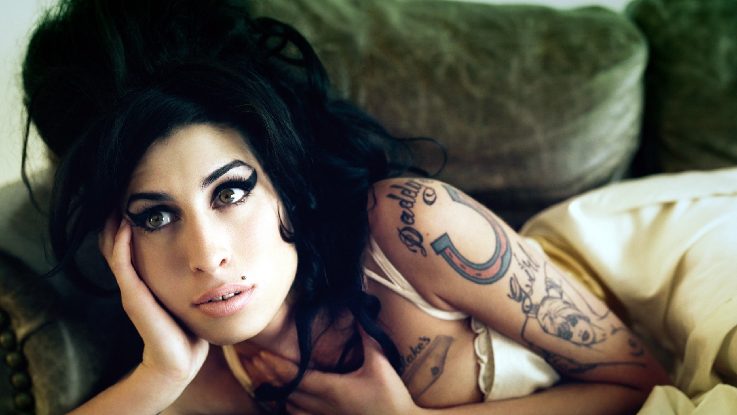 britanico, amy, cantante, winehouse, 2K, tatuaje, HD Wallpaper