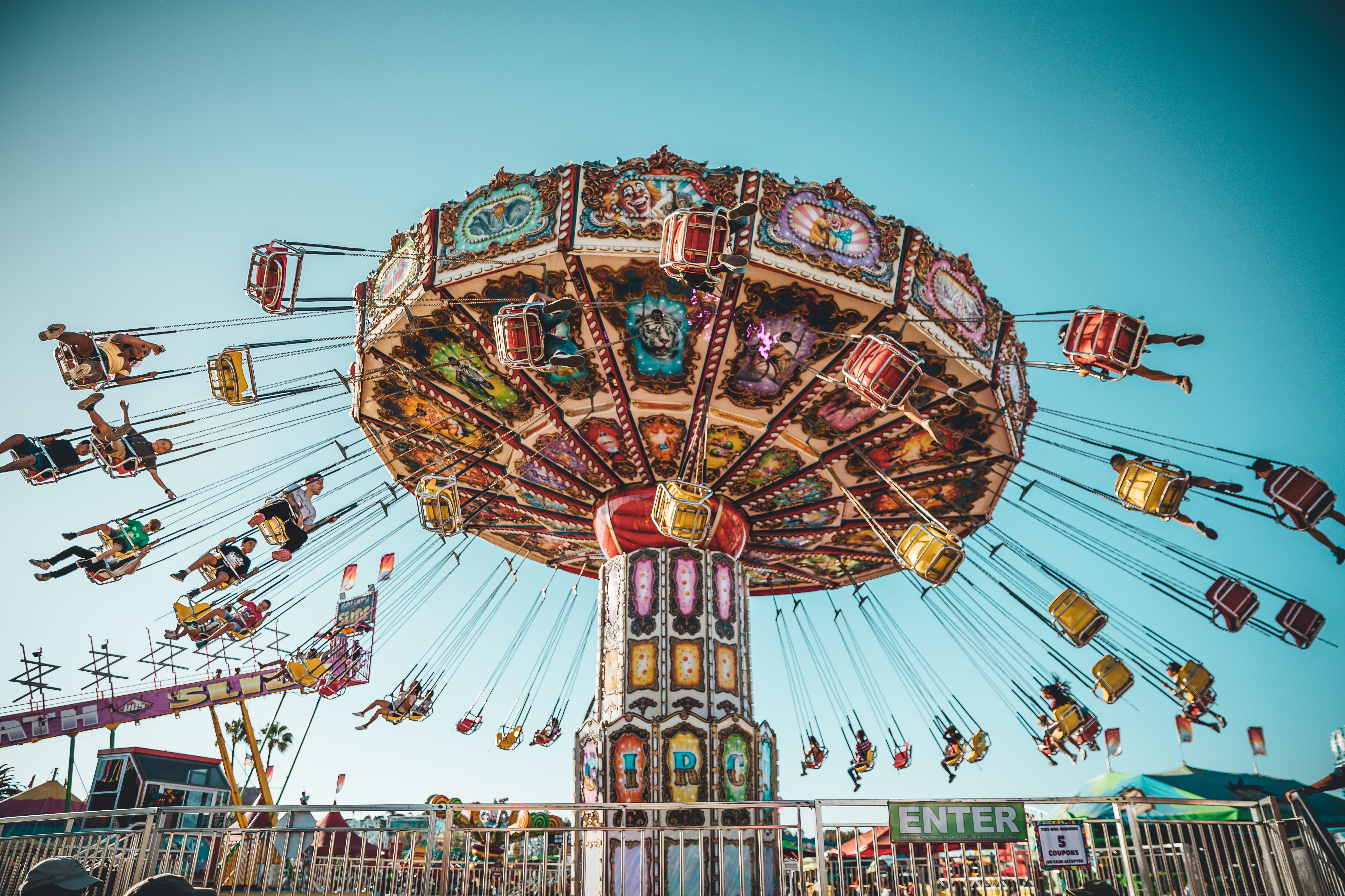 clear sky, outdoors, crowd, day, nature, sky, carousel, enjoyment, riding, large group of people, arts culture and entertainment, people, amusement park, HD Wallpaper