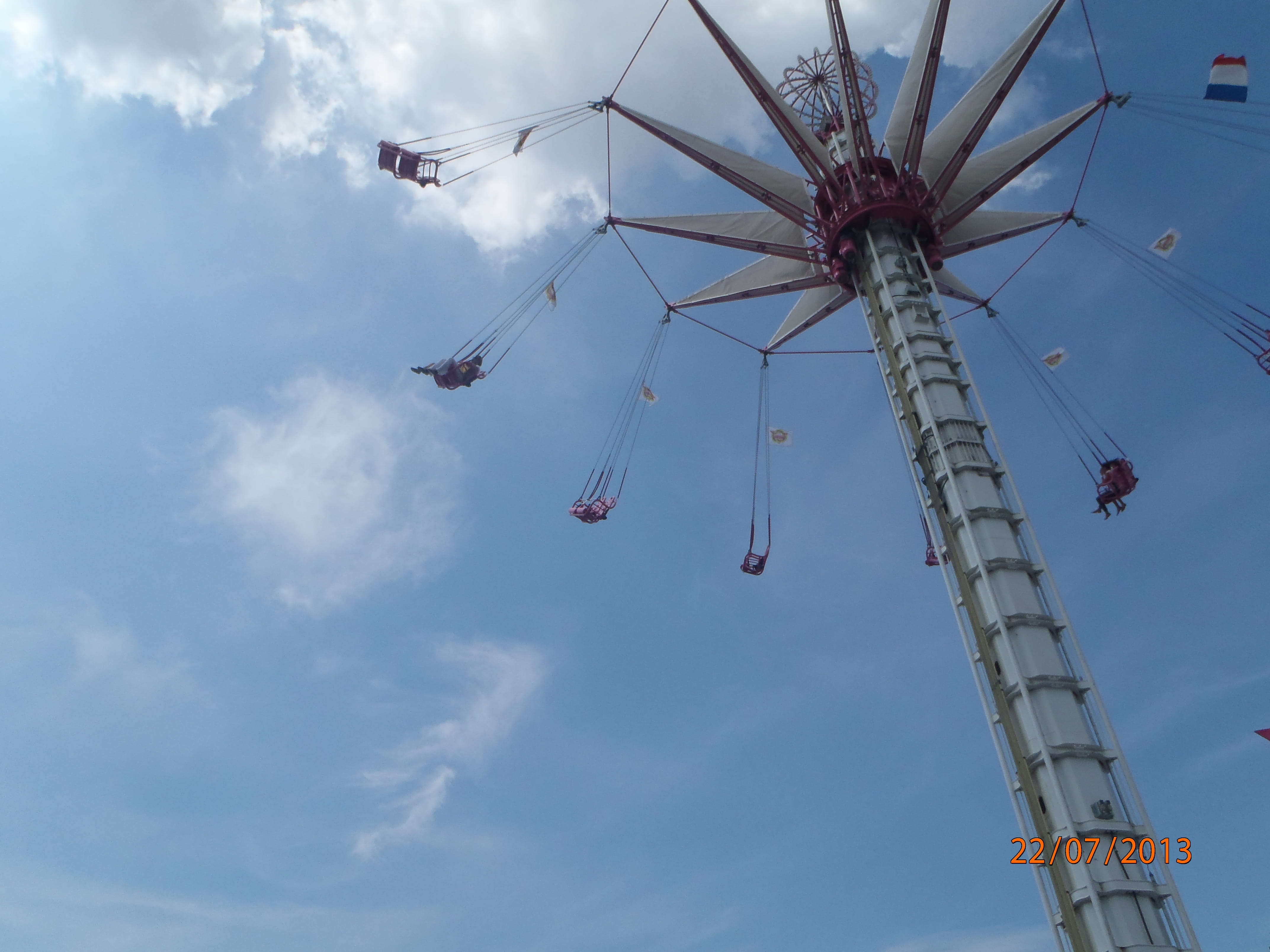 built structure, architecture, tall - high, day, background, blue, nature, amusement park ride, paris, ferris wheel, outdoors, enjoyment, carnival, arts culture and entertainment, HD Wallpaper