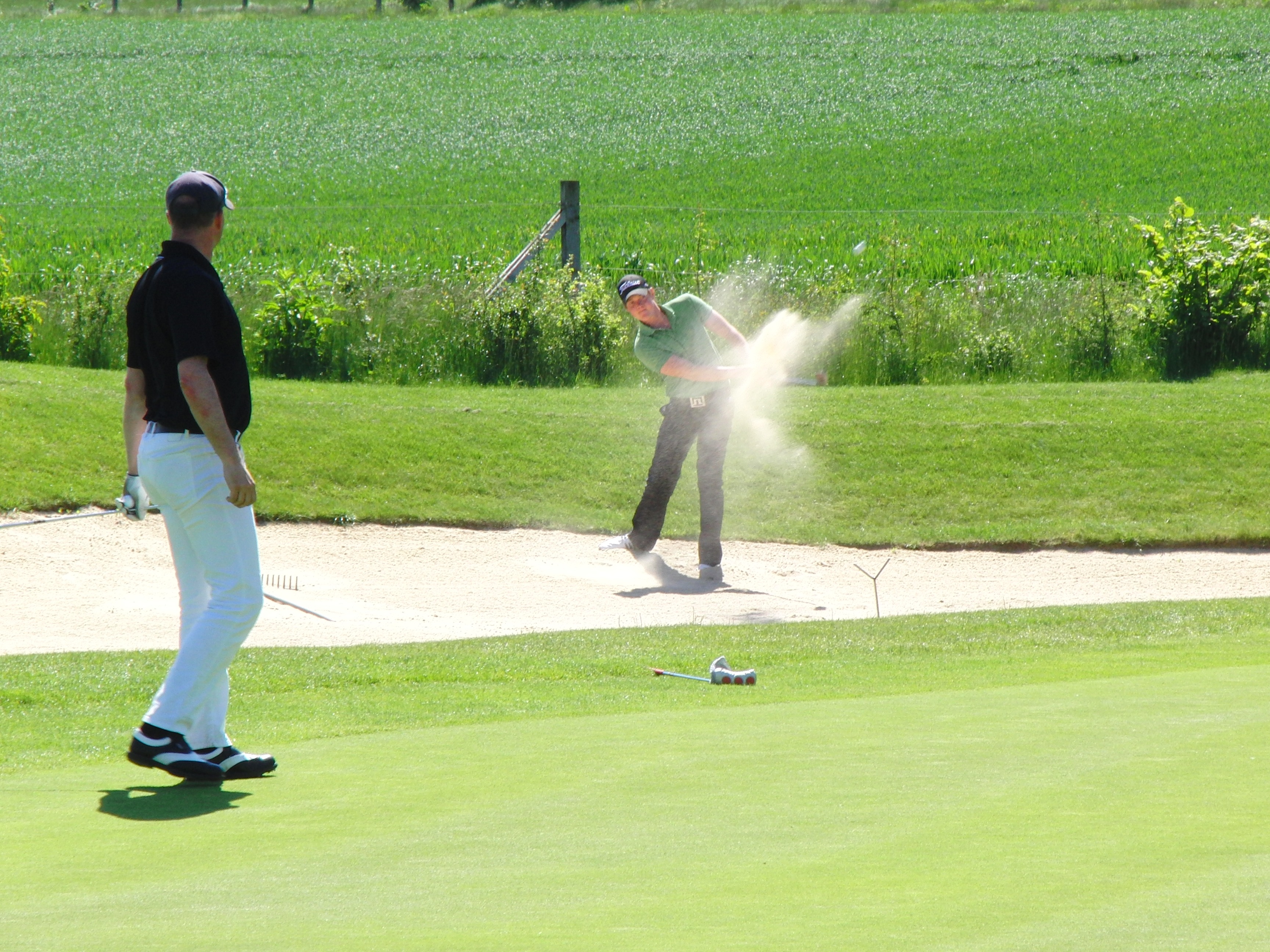 people, green color, grass, green - golf course, inject, swinging, bat, sand bunkers, tee, lifestyles, golf course, 2K, man, playing, day, activity, motion, HD Wallpaper