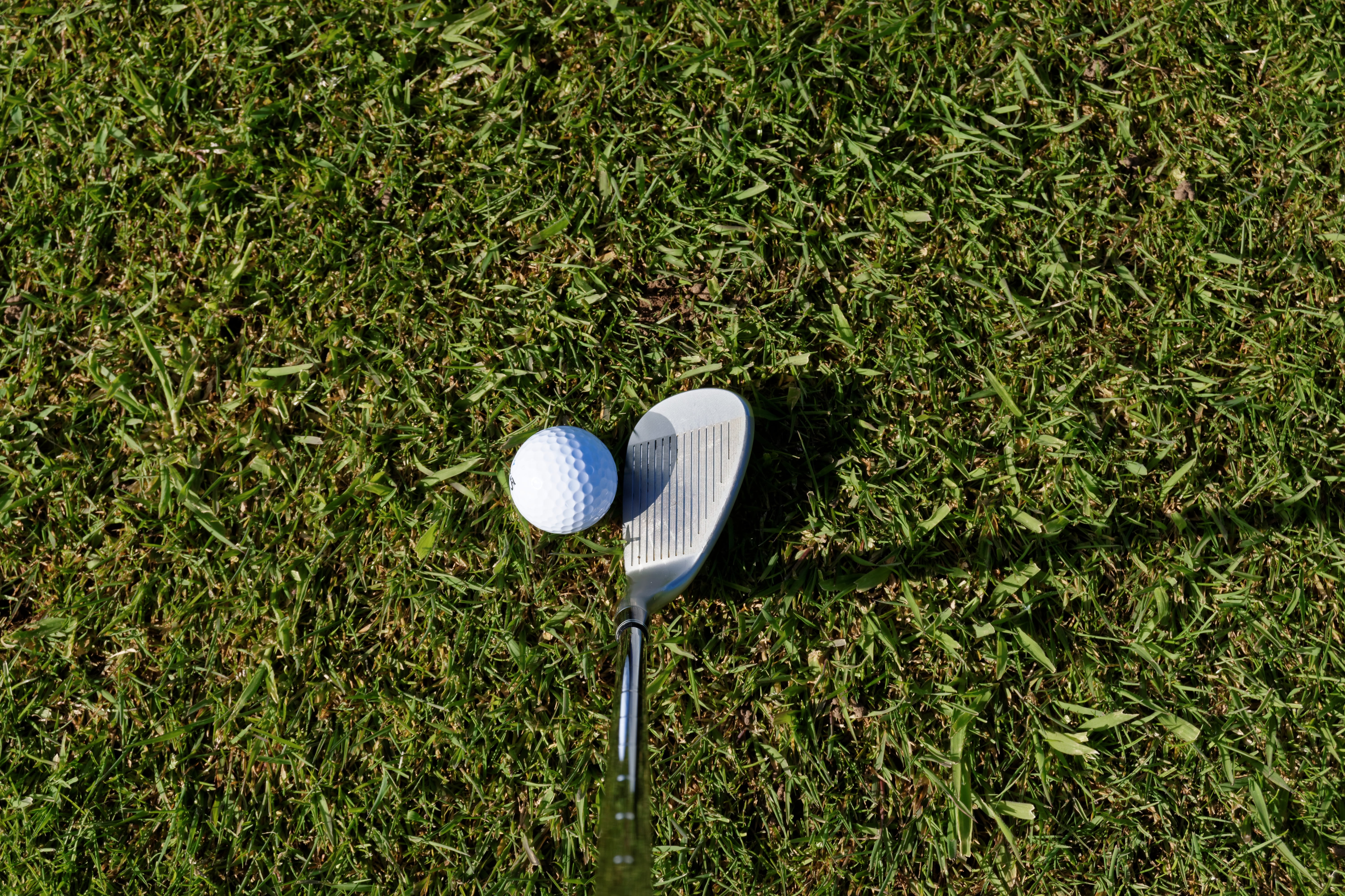 outdoors, wedge, leisure, hit, shot, activity, outdoor, sport, course, sunlight, golfer, golf, swing, no people, recreation, high angle view, green color, HD Wallpaper