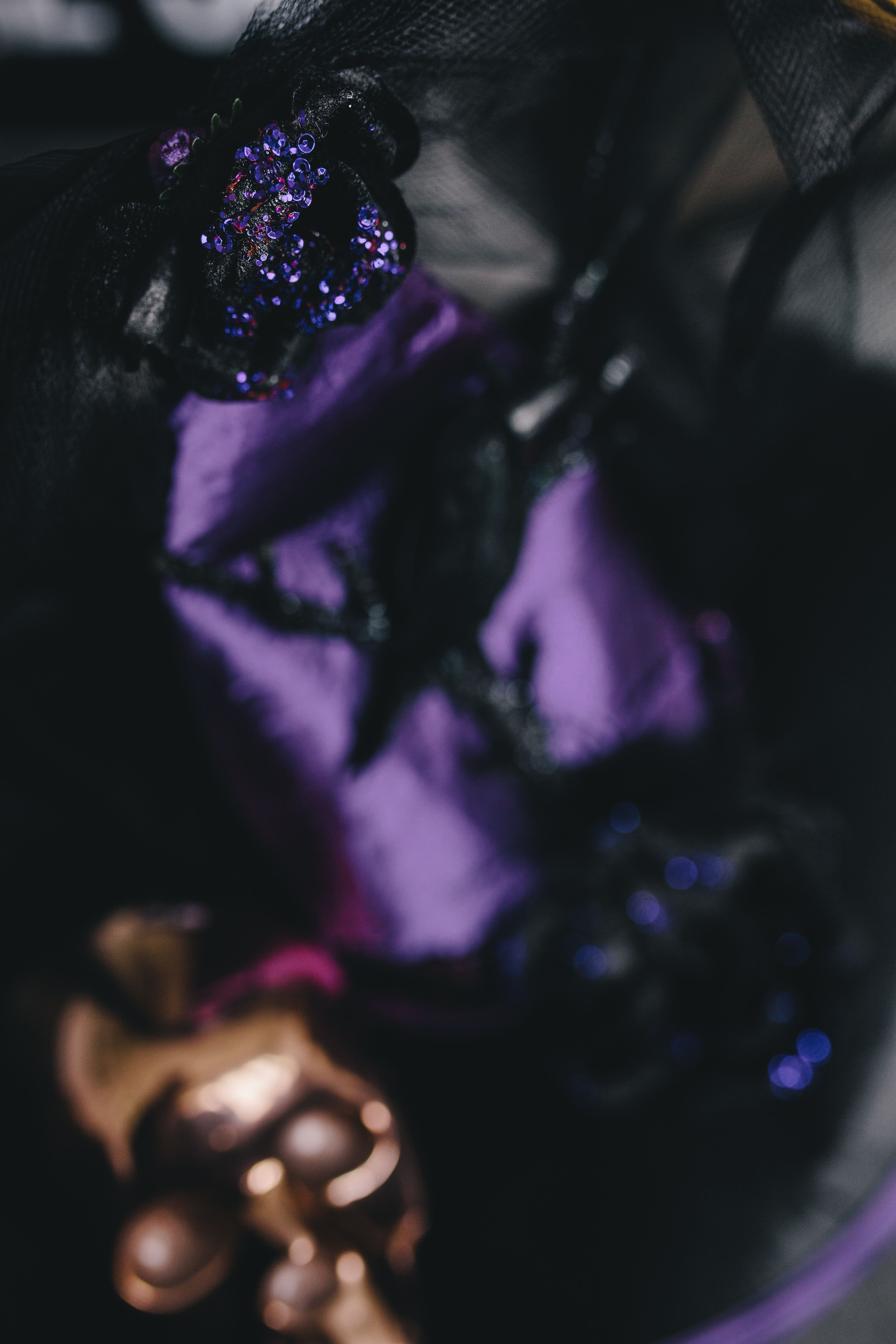 5K, decorations, women, one woman only, lifestyles, adults only, hand, adult, dark, Halloween, spooky, purple, human hand, young adult, autumn, selective focus, Phone HD Wallpaper