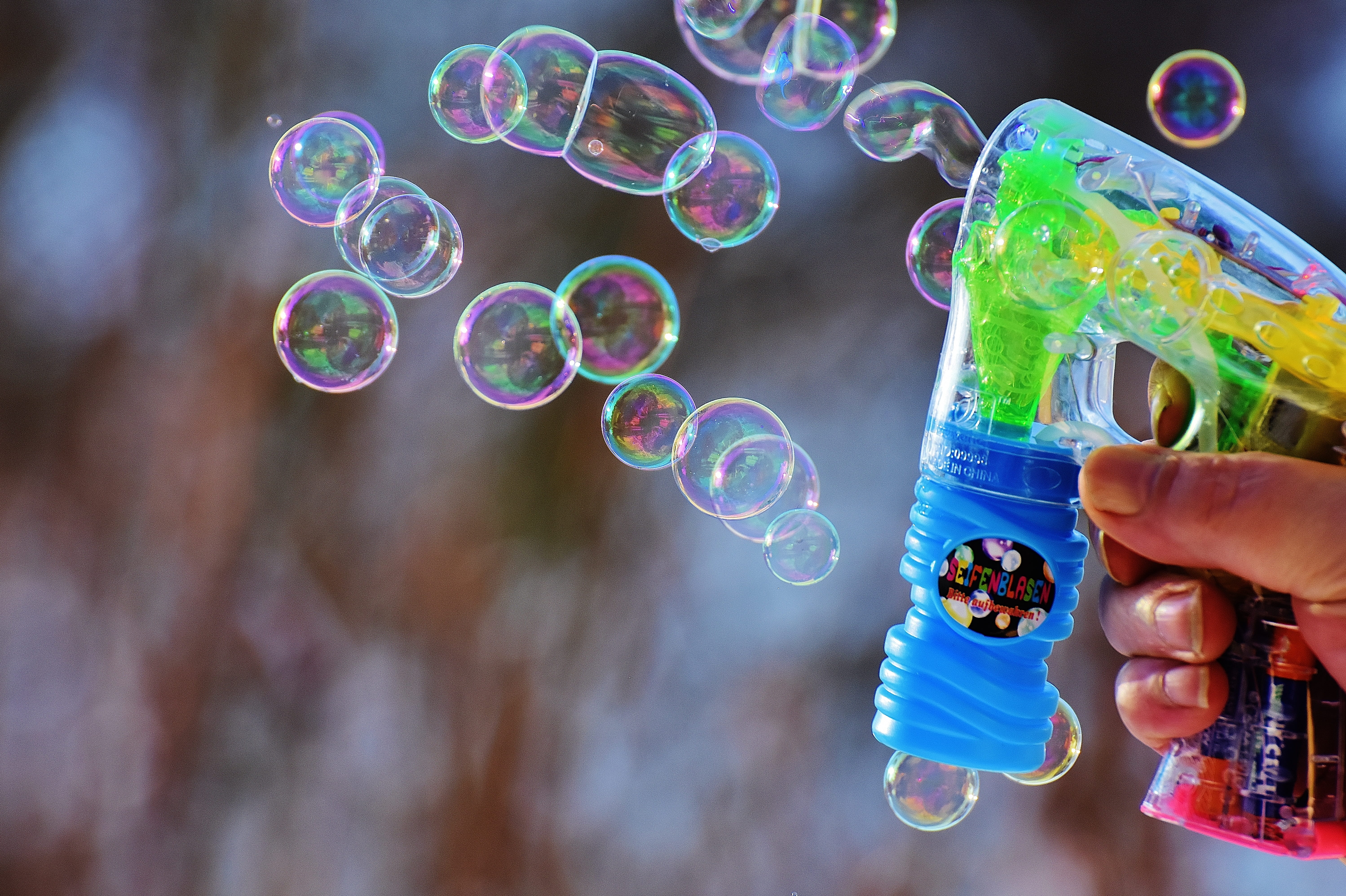 fragility, holding, float, soap sud, nature, focus on foreground, quantitative, iridescent, real people, pistol, lifestyles, bubble wand, vulnerability, HD Wallpaper